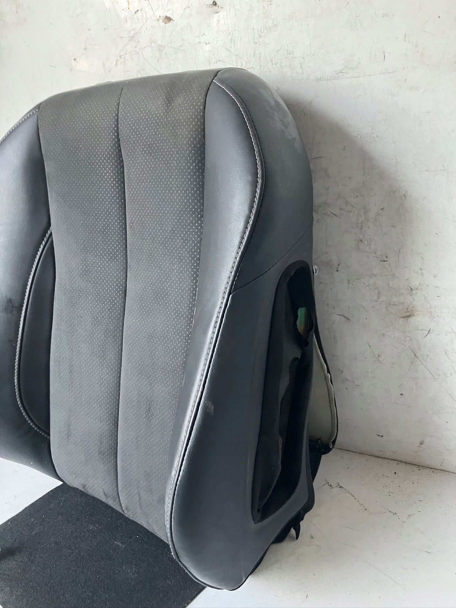 OPARCIE seat driver´s left front MITSUBISHI ECLIPSE CROSS semi leather