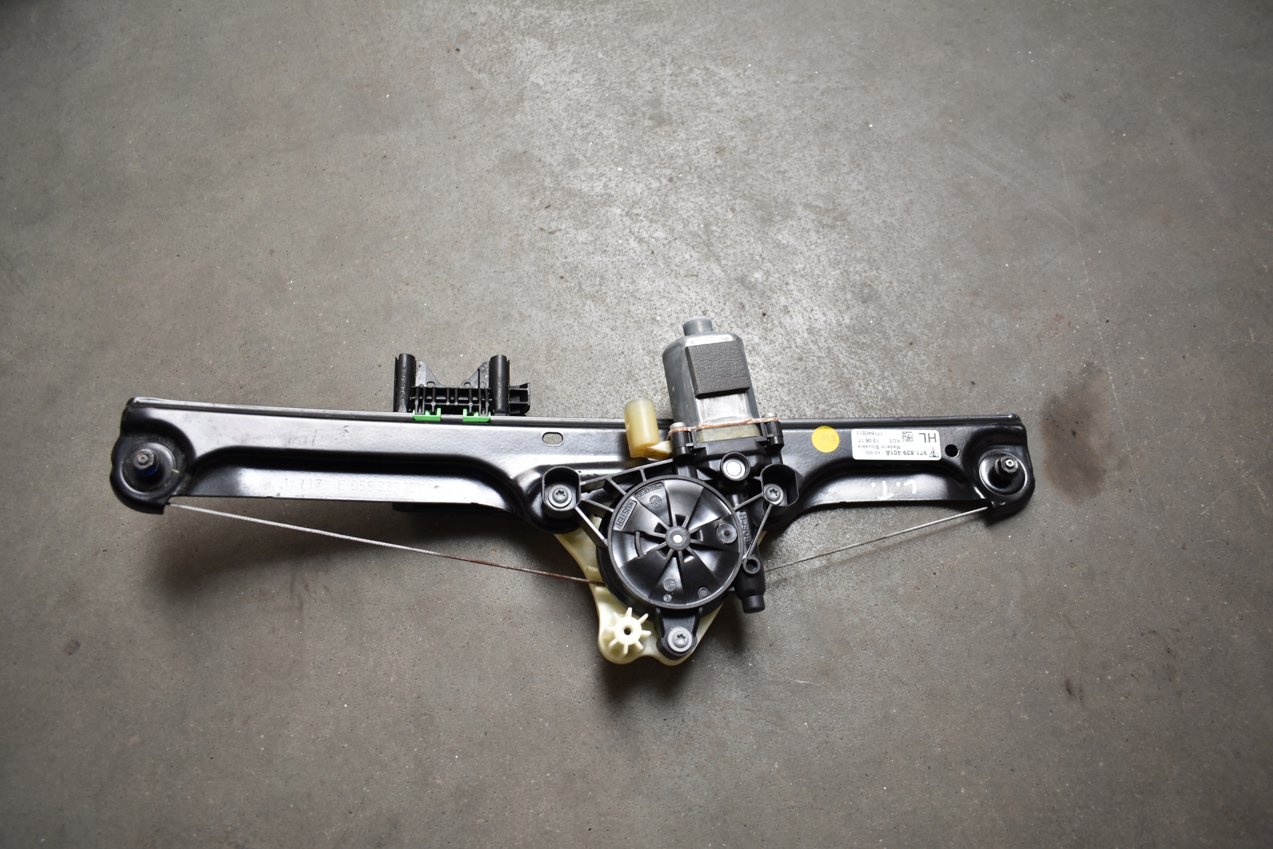 IDEALNY window regulator left rear part PORSCHE PANAMERA 971 1