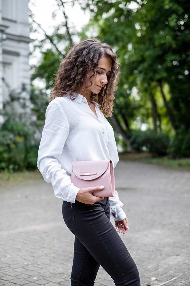 BEŻOWA KOPERTÓWKA TOREBKA DAMSKA SOLOME D5 LAKIER Model D5