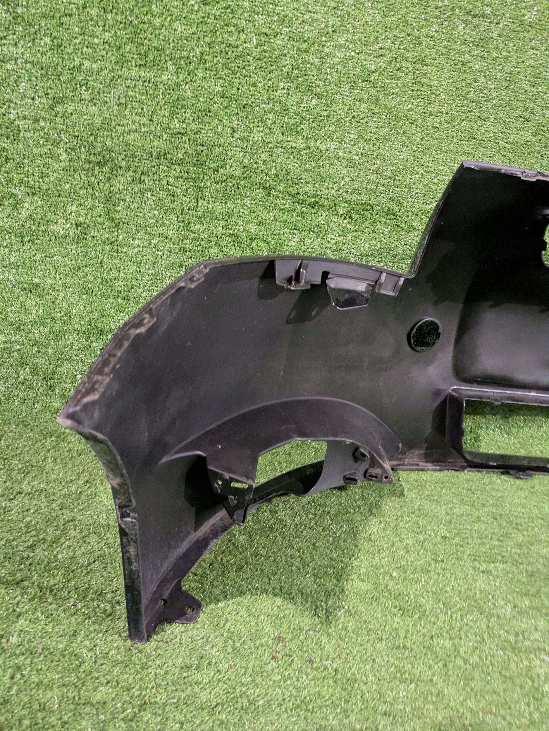 front bumper front TOYOTA AURIS and 06- NR.Z9099