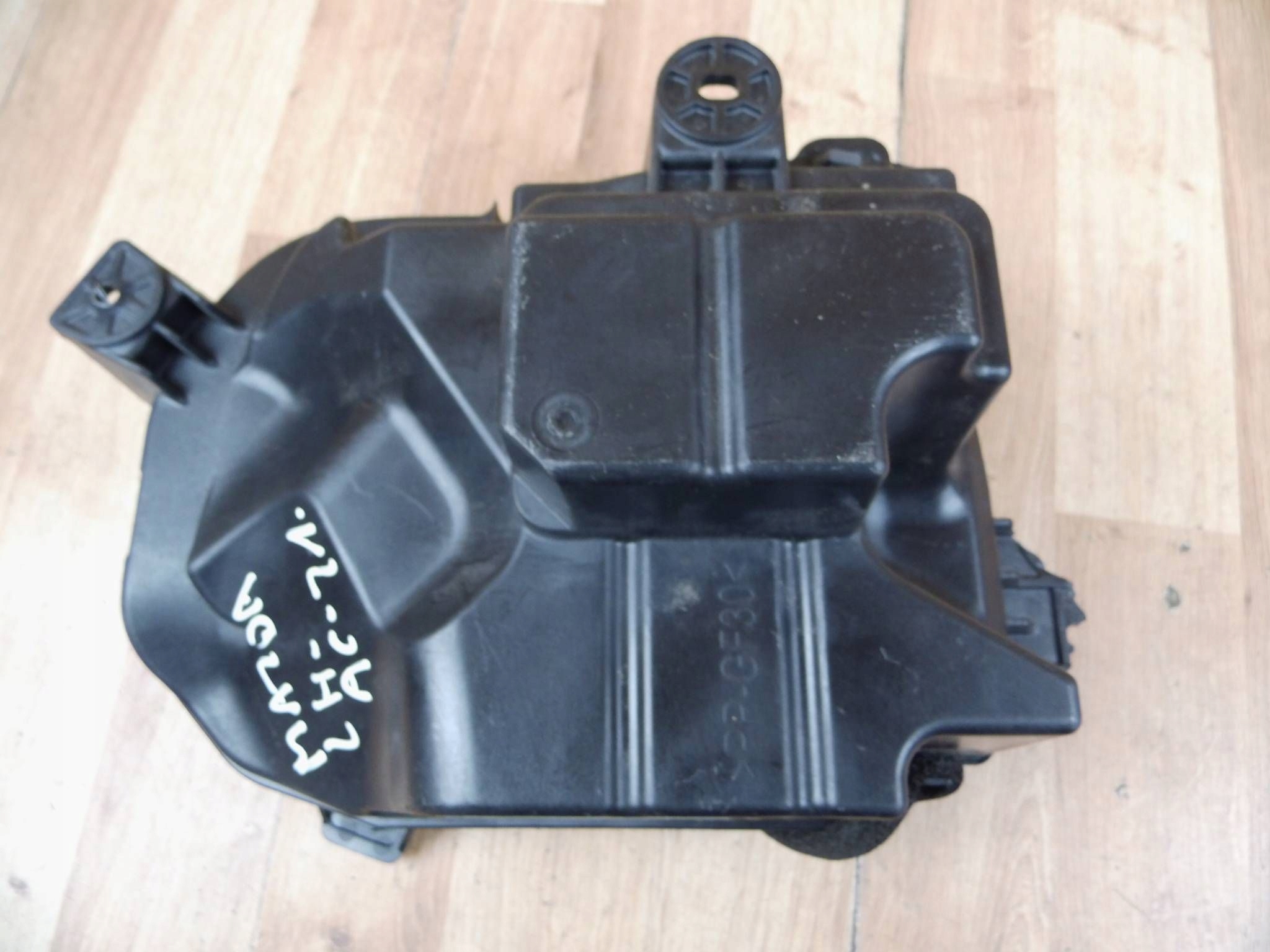 Mazda CX-30 speaker subwoofer left BOSE BDJD6696Y