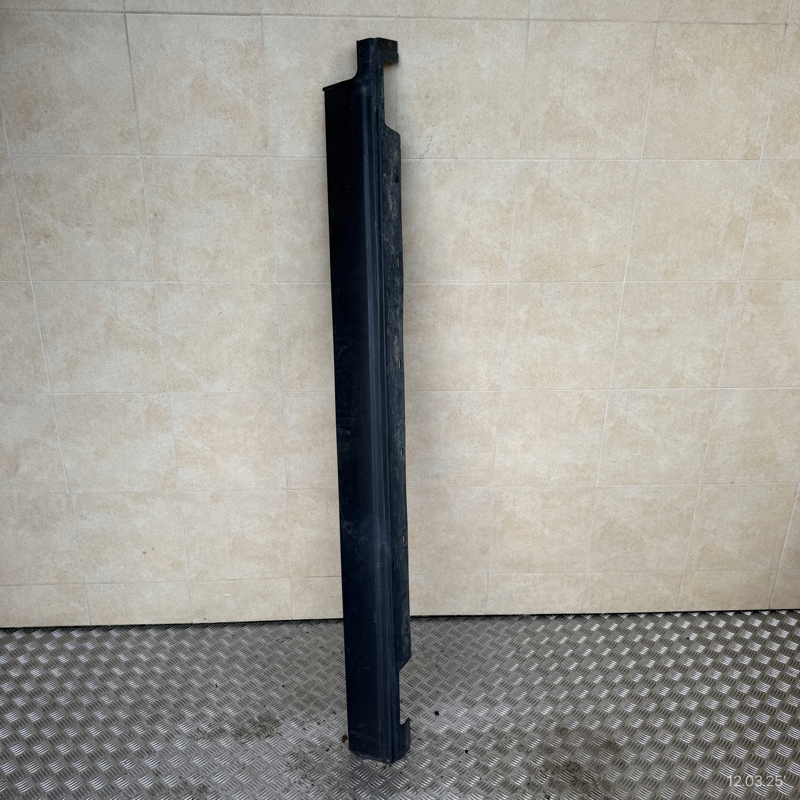 moulding threshold right LAND ROVER DISCOVERY V CPLA-101D56-AA
