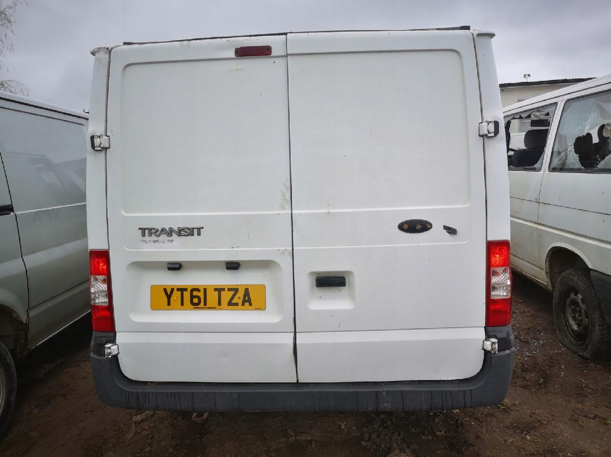 FORD TRANSIT шланг воды 2011 2.2л