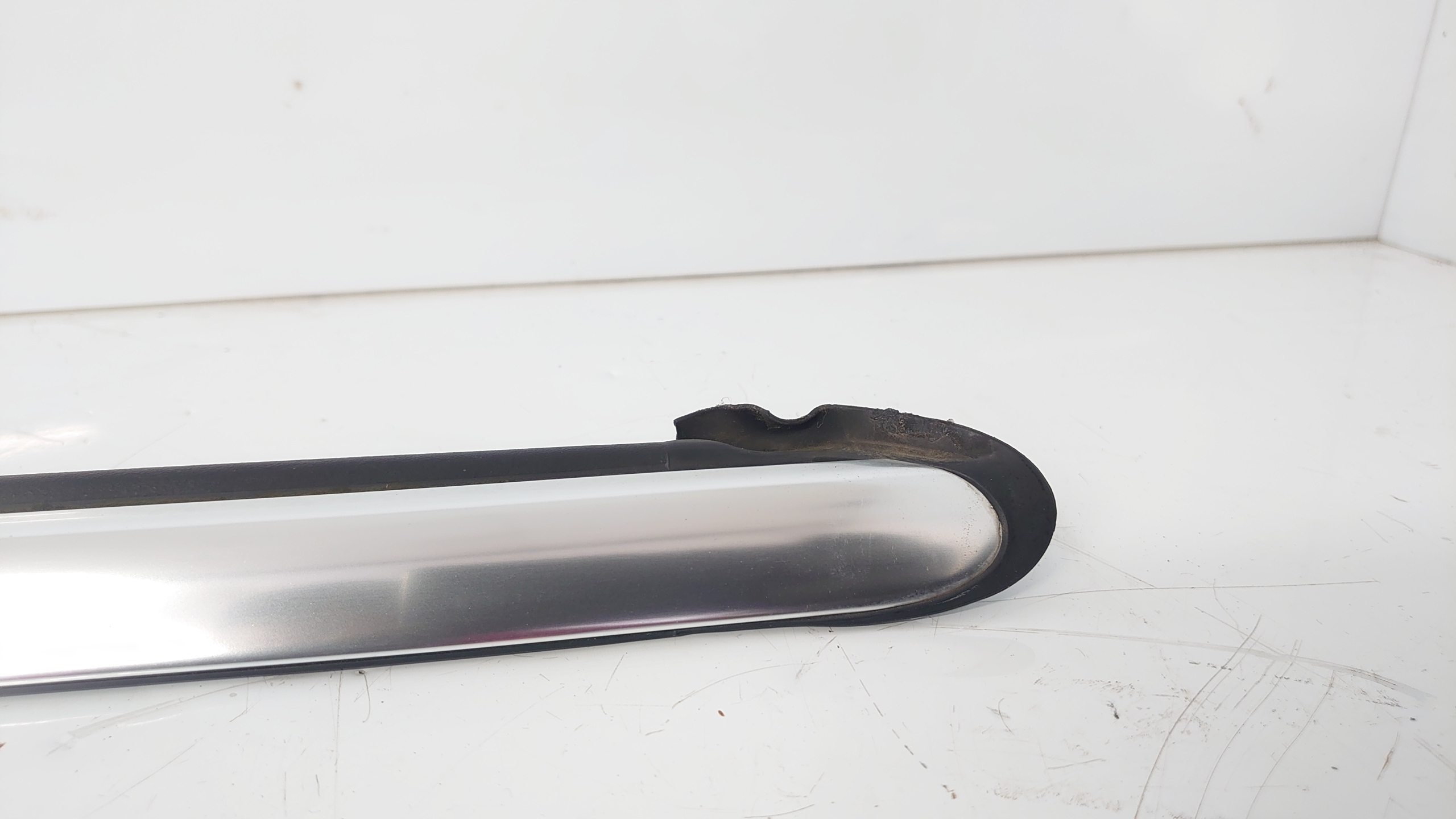 MERCEDES GL X164 moulding dust left rear part 1646908180