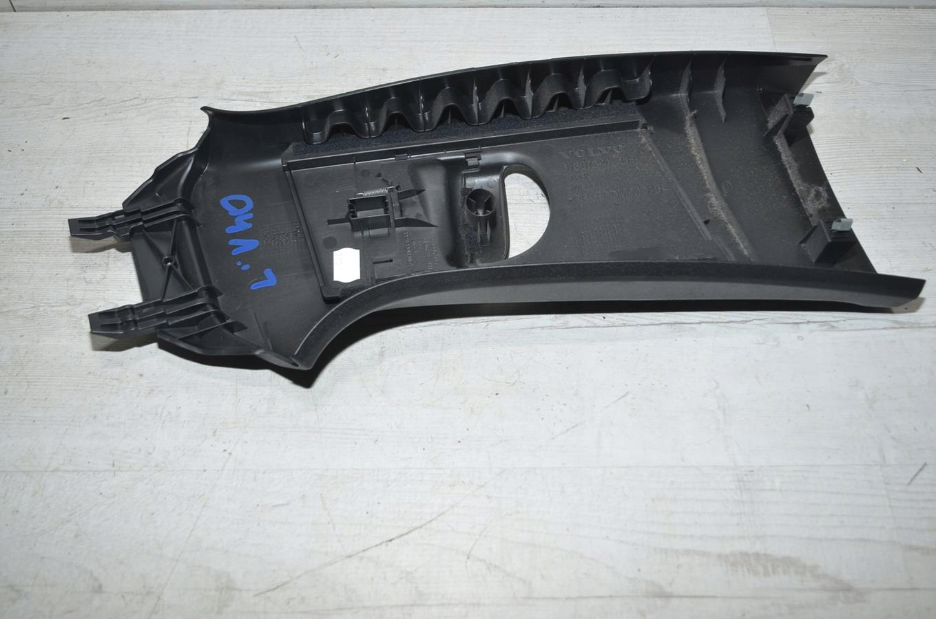 cover slupka B left Volvo V40 II lift