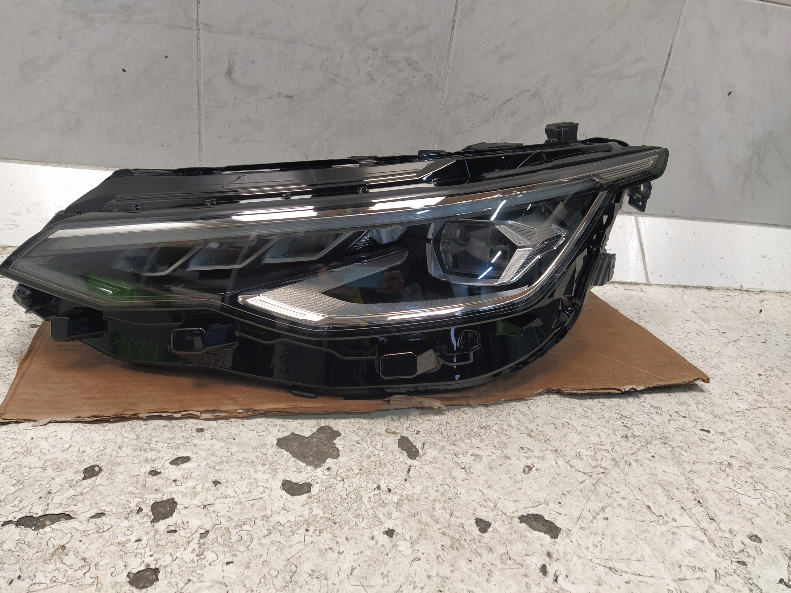 VW GOLF 8 VIII LIFT light lights REFLEKTOR front left right MID FULL LED