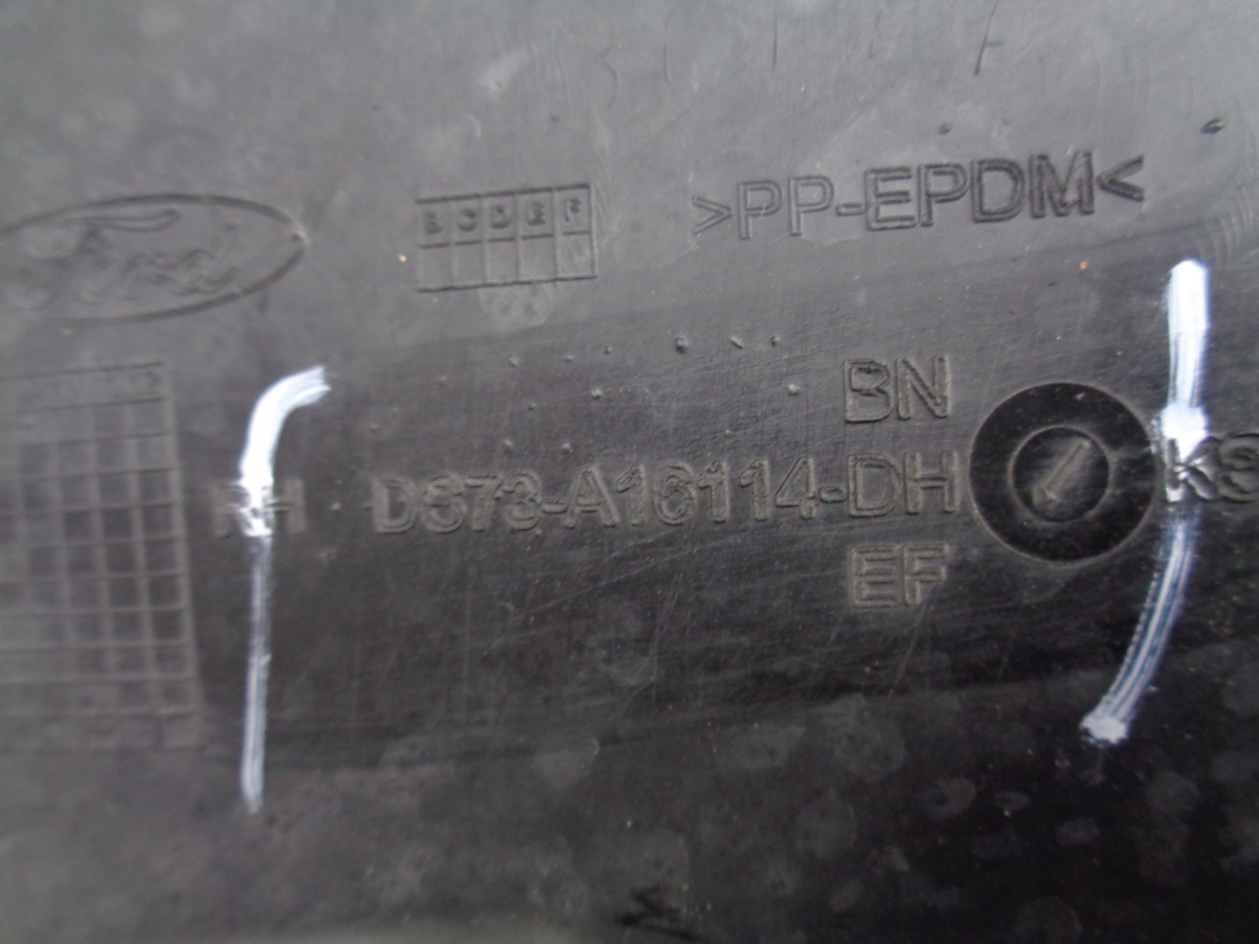 mudguard right front FORD MONDEO MK5 15
