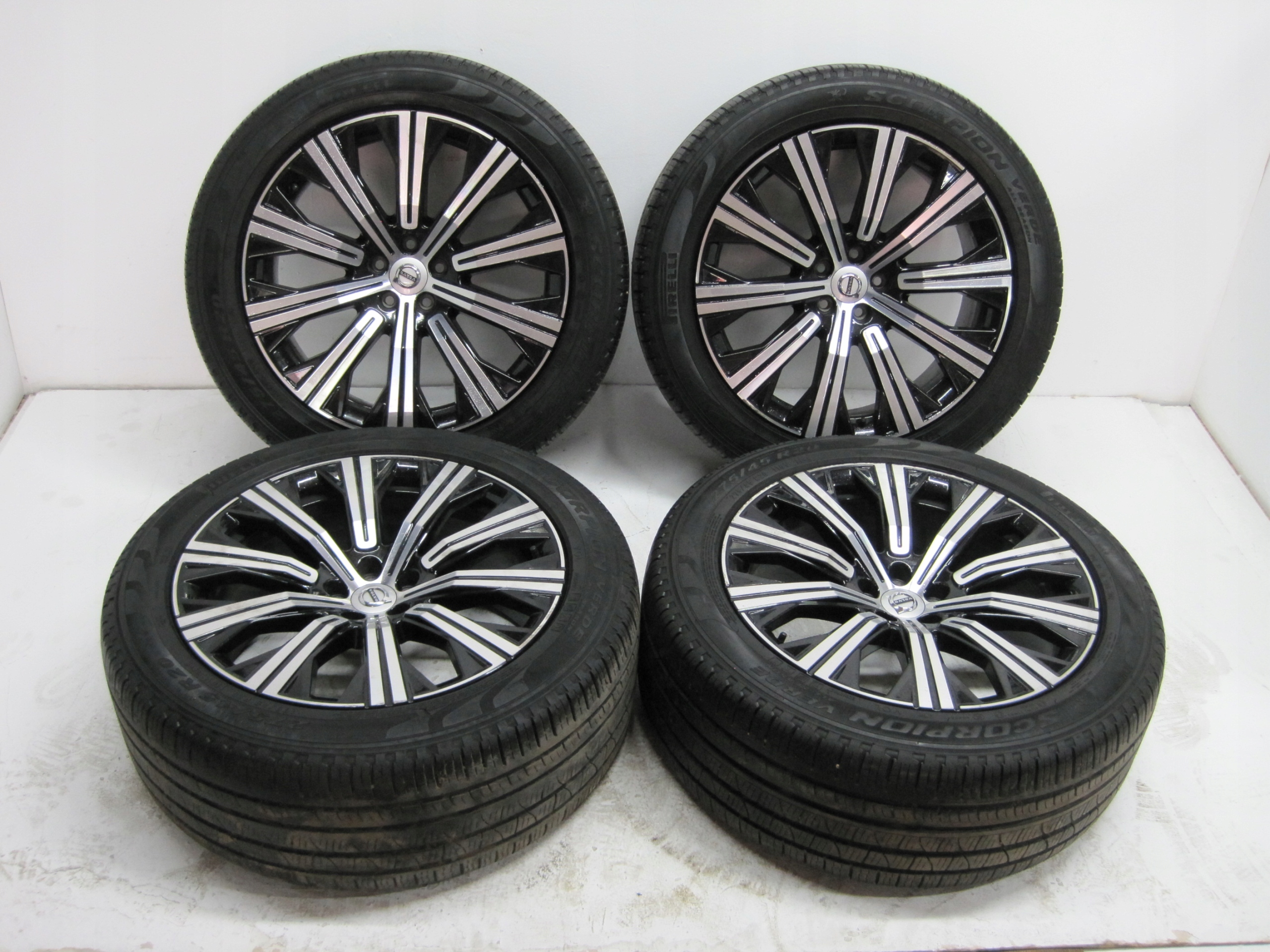 wheels discs tyres VOLVO XC90 II R20 M+S 3mm