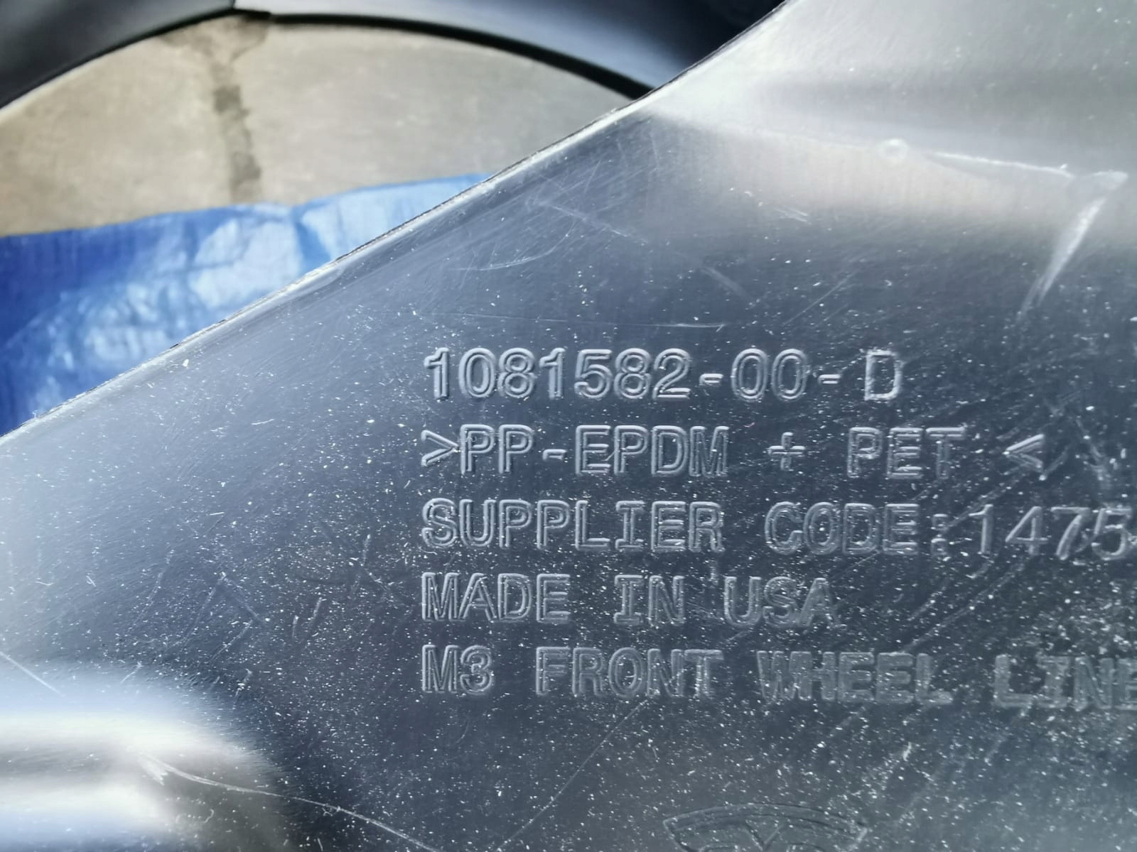 TESLA 3 NADKOLE PRAWE PRZÓD 1081582-00-D nowe Producent części Tesla