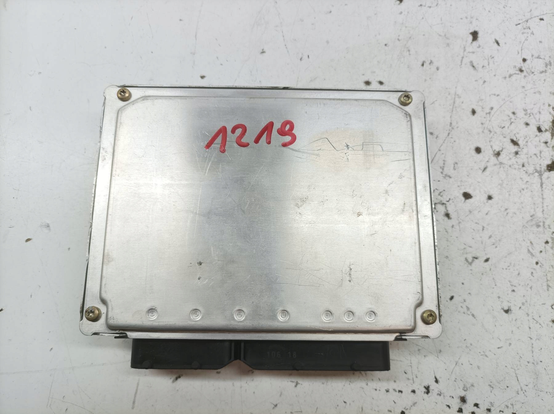 control unit of the engine 8E0909557J 0261207977 2.0 B 130KM Audi A4 II (2000-06) B6