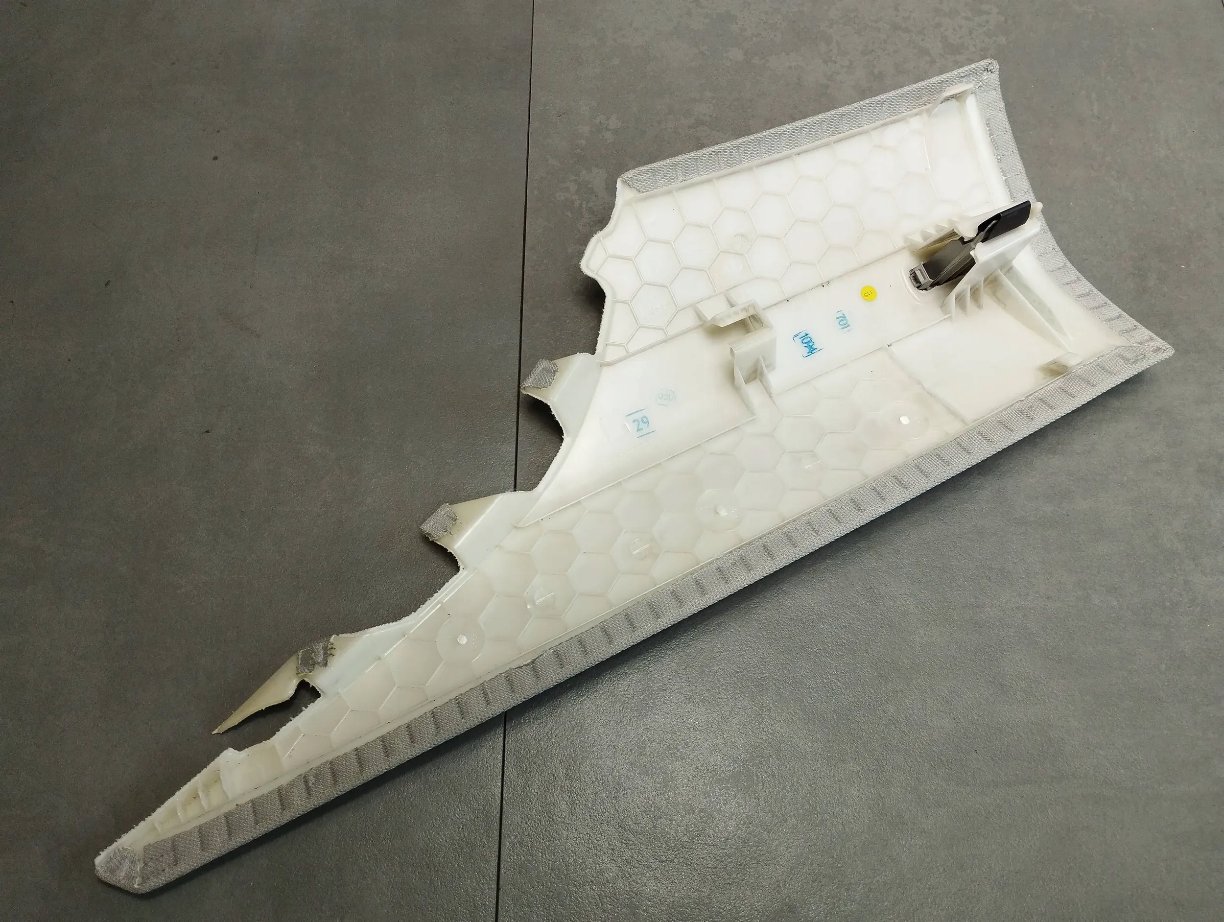 Audi A3 8V cover SLUPKA left 8V5867245