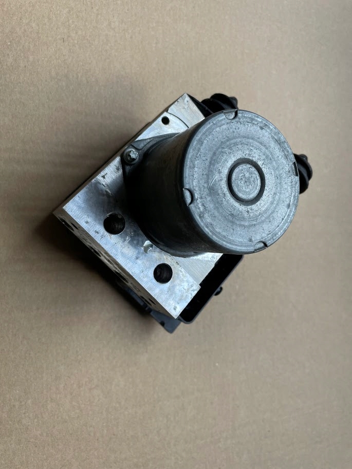 насос ABS Audi Q5 8R0614517DN 8R0907379BF