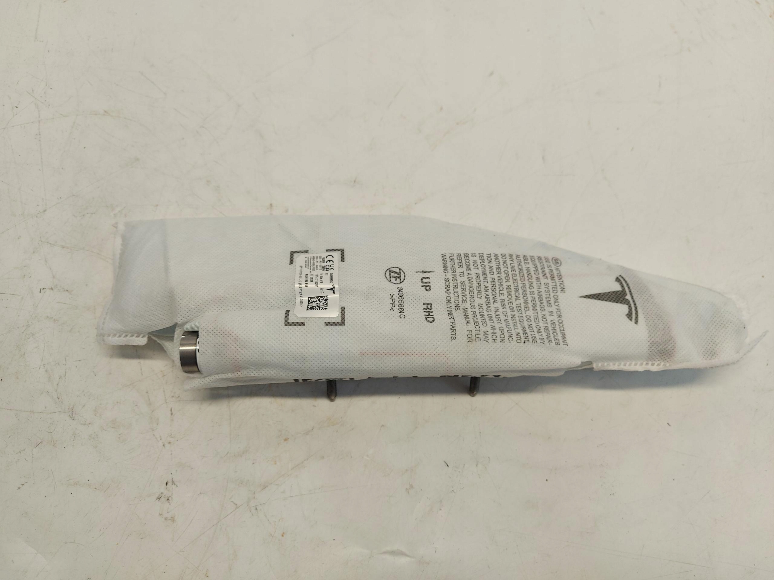 TESLA MODEL Y 2024r seat airbag right 1077834-EU-C