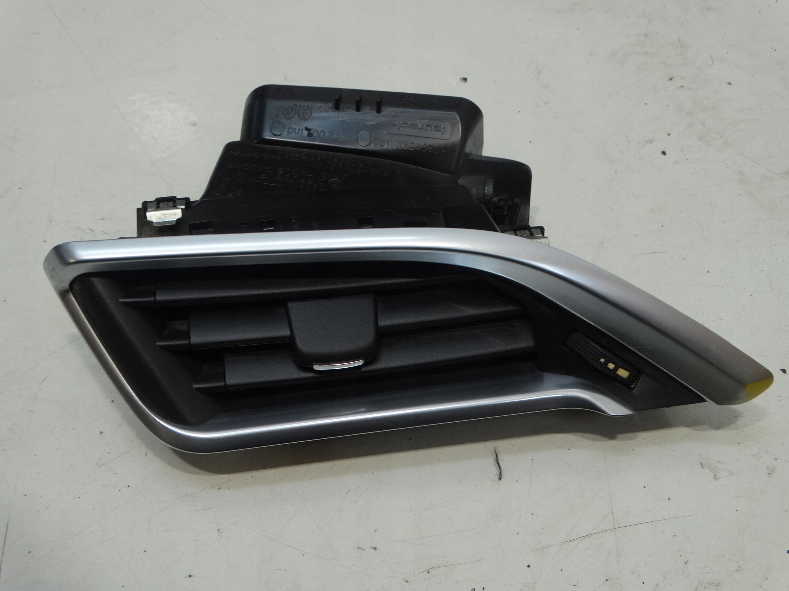 grid air conditioning devices consoles left front PEUGEOT 2008 208 9633131777