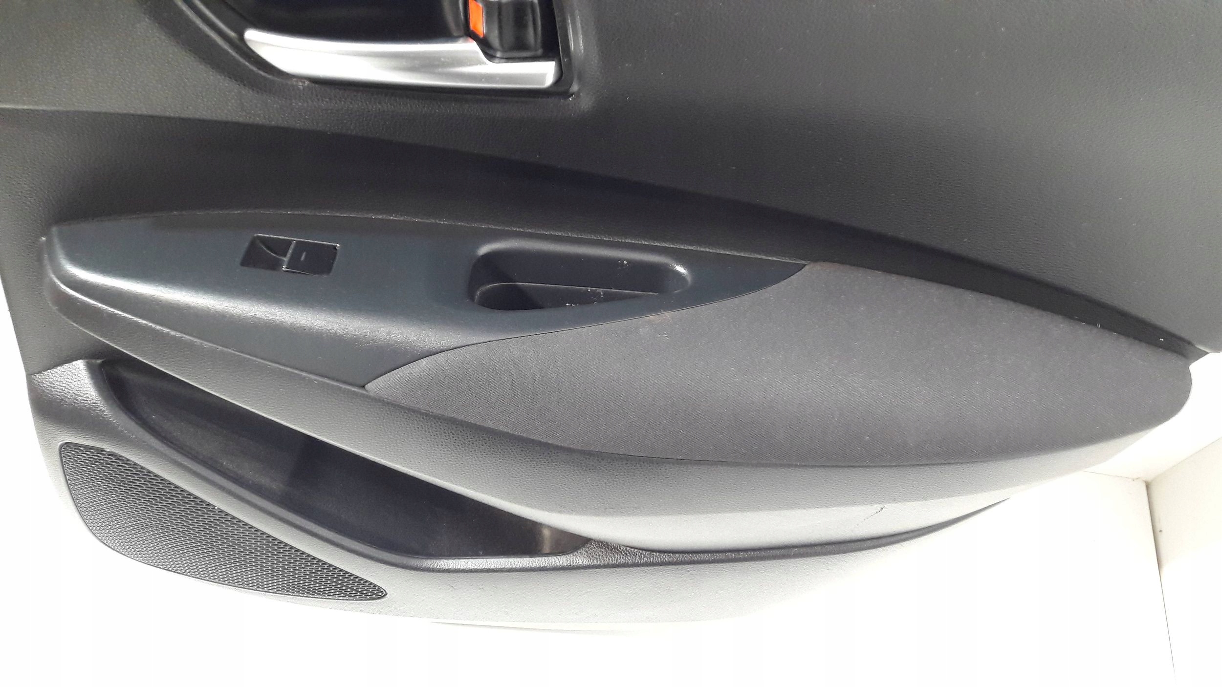 Toyota Corolla E210 E21 side door right rear 67613-X1G02 (ET37)