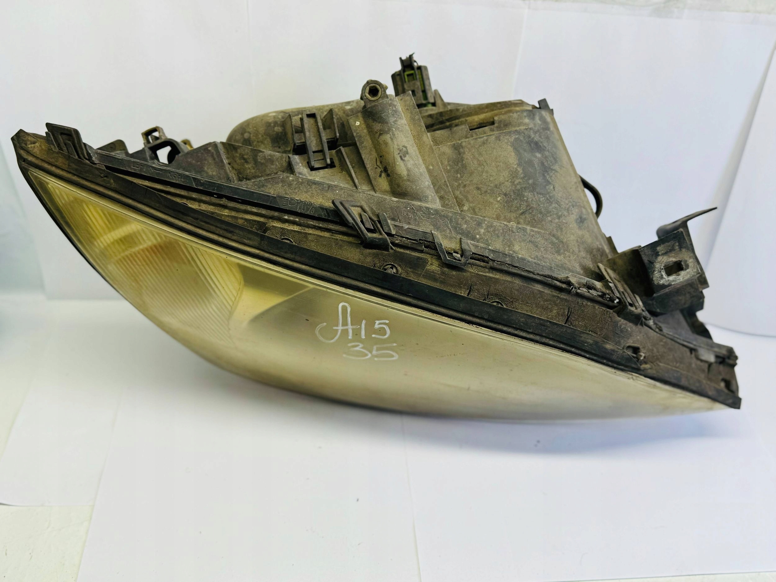 FORD MONDEO light REFLEKTOR right front 0301174202