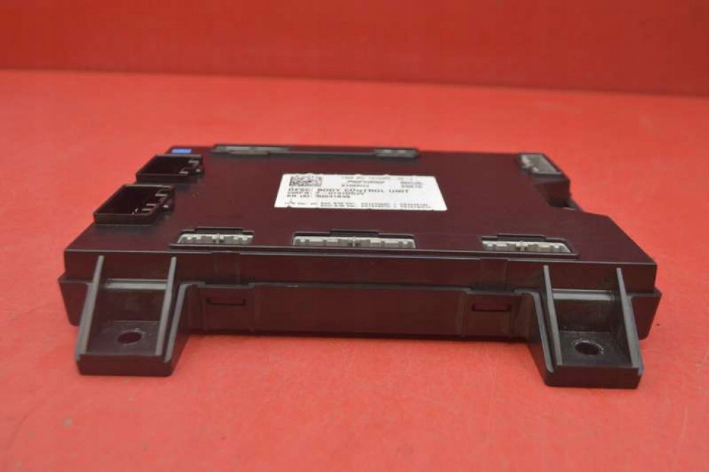Unité commande confort 1010906-00-F TESLA MODEL S 306 KM 12-20