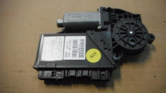 AUDI A8 D3 SILNICZEK SZYBY PRAWY PRZEDNI 4E1959802