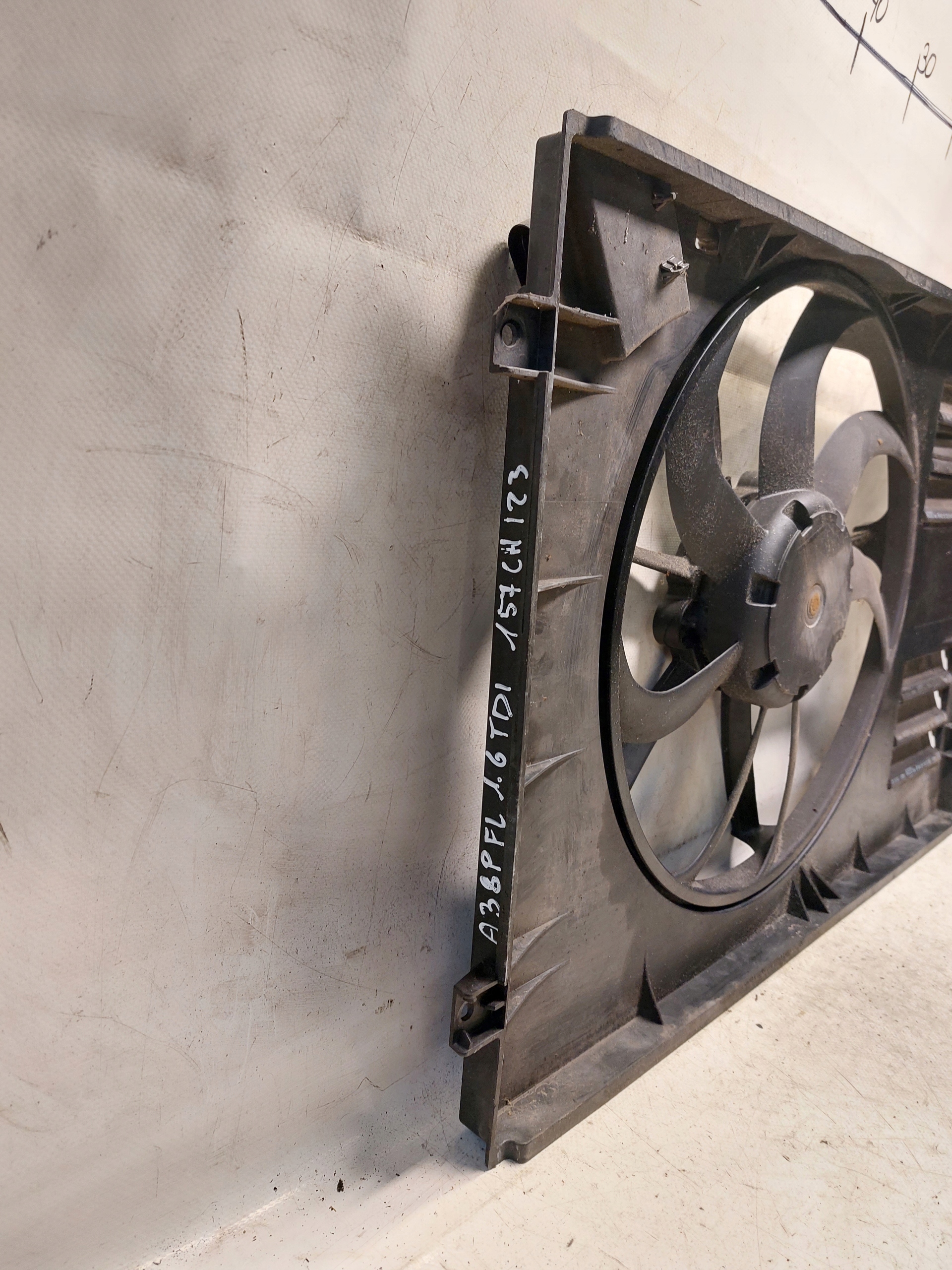ventilátor chladiče AUDI A3 8P FL 1.6TDI