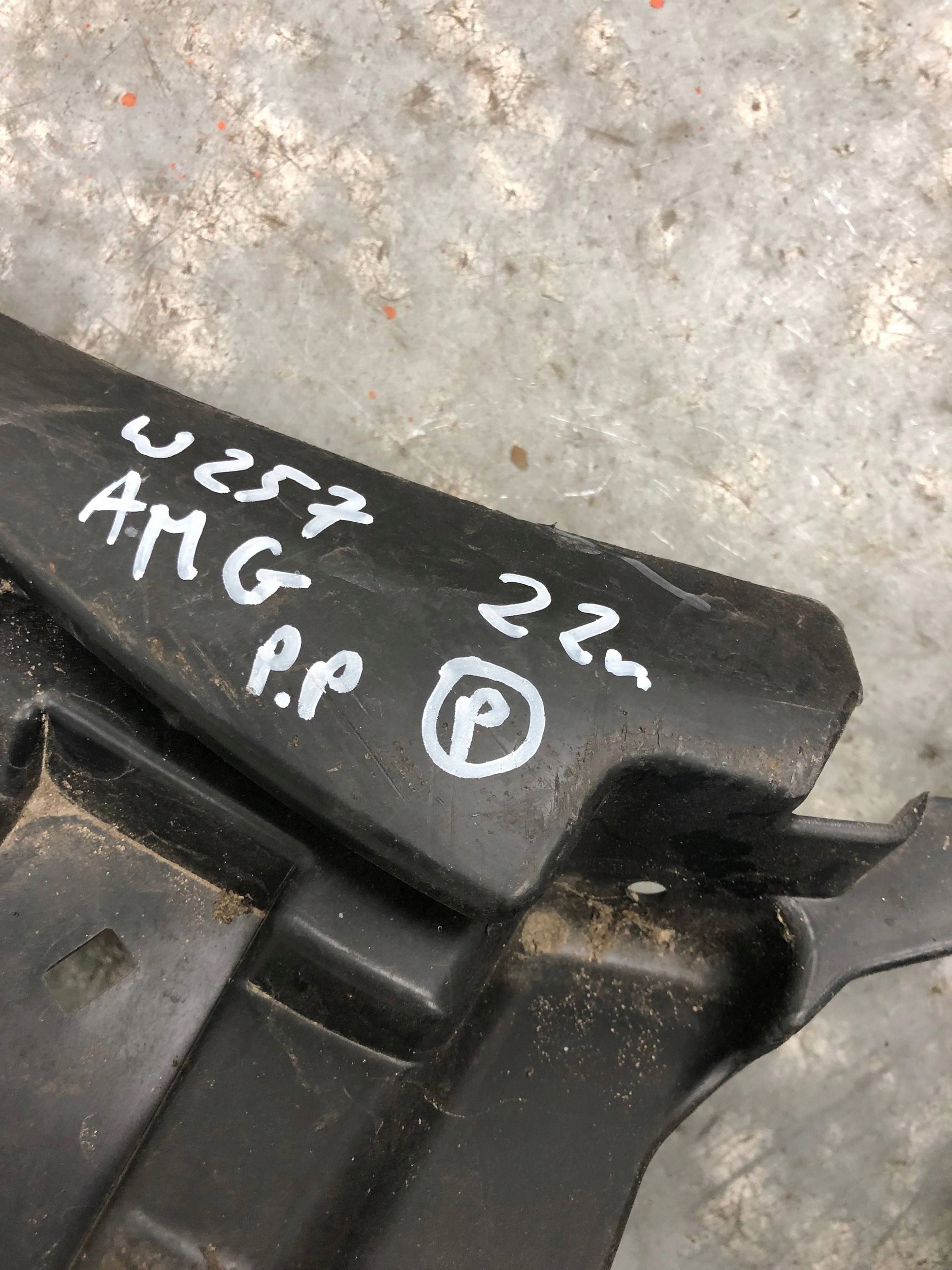 bumper bracket right front MERCEDES CLS W257 C257 A2578857603