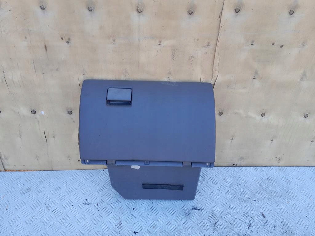 бардачок пассажира opel oe 90561334