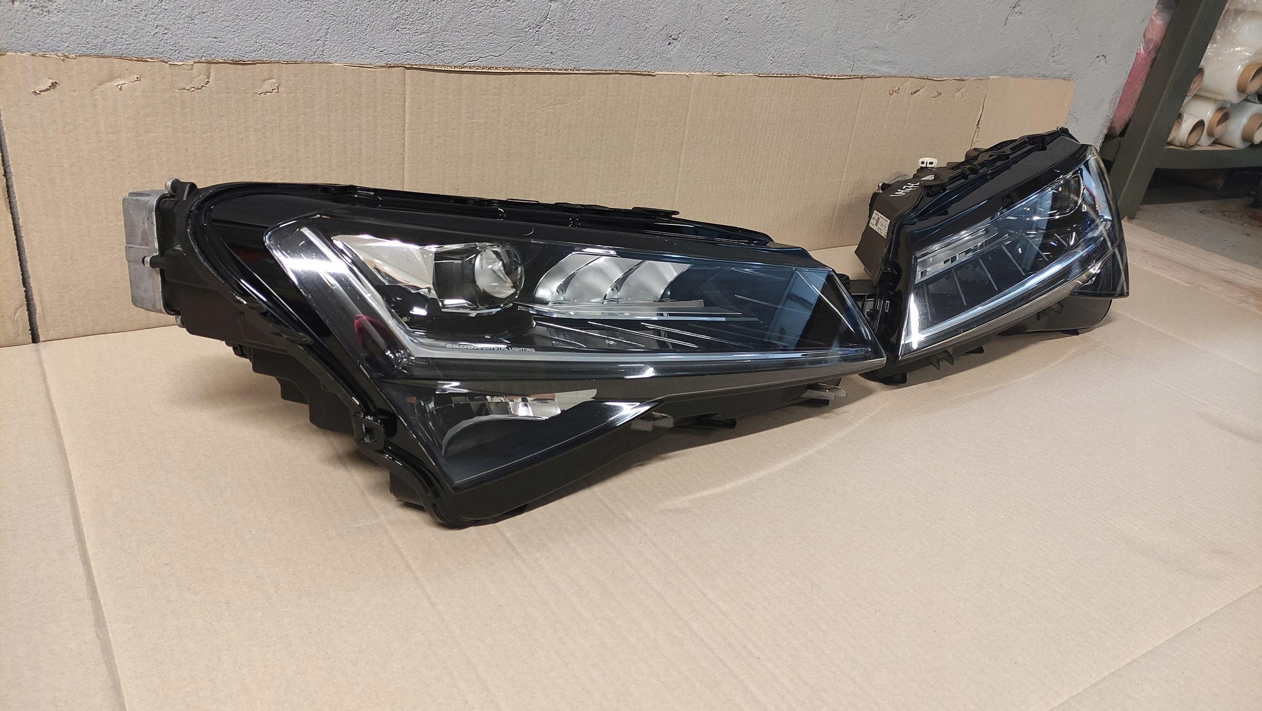 SUPERB III LIFT LAMPY PRZÓD CRYSTAL LIGHT LED 3V1 Typ samochodu Samochody osobowe