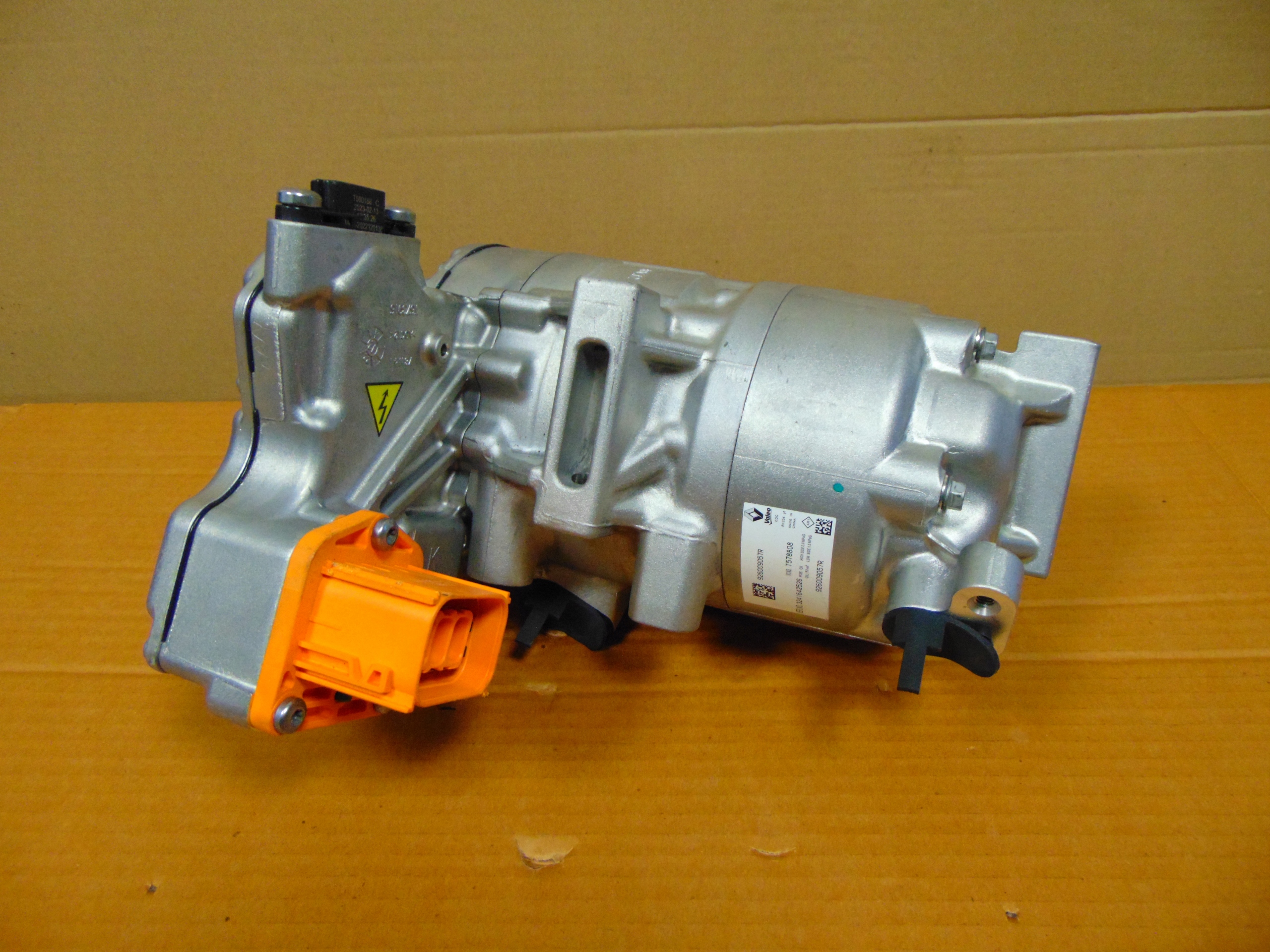 компрессор кондиционера renault AUSTRAL 926009057R