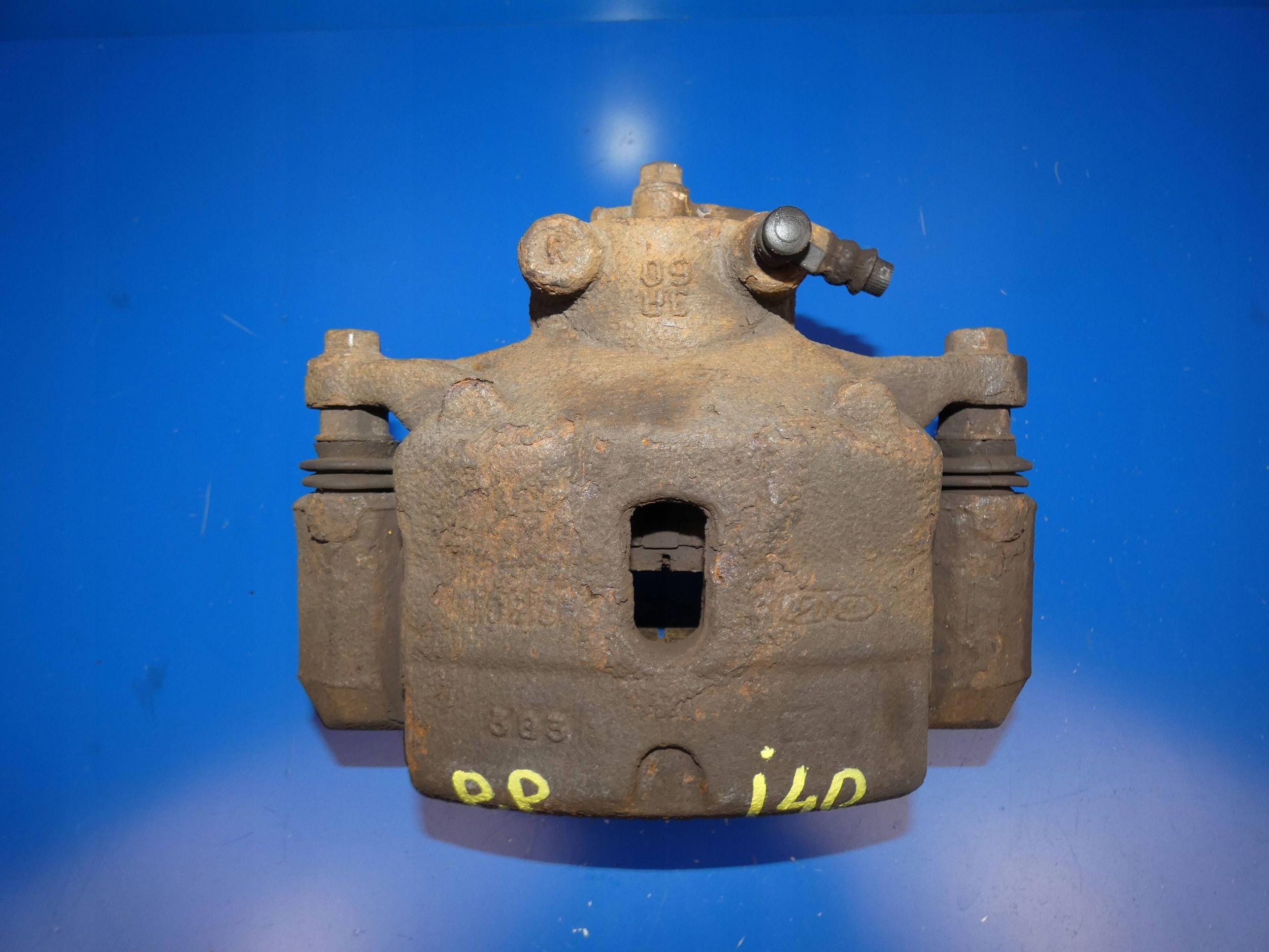 HYUNDAI I40 caliper brake right front front