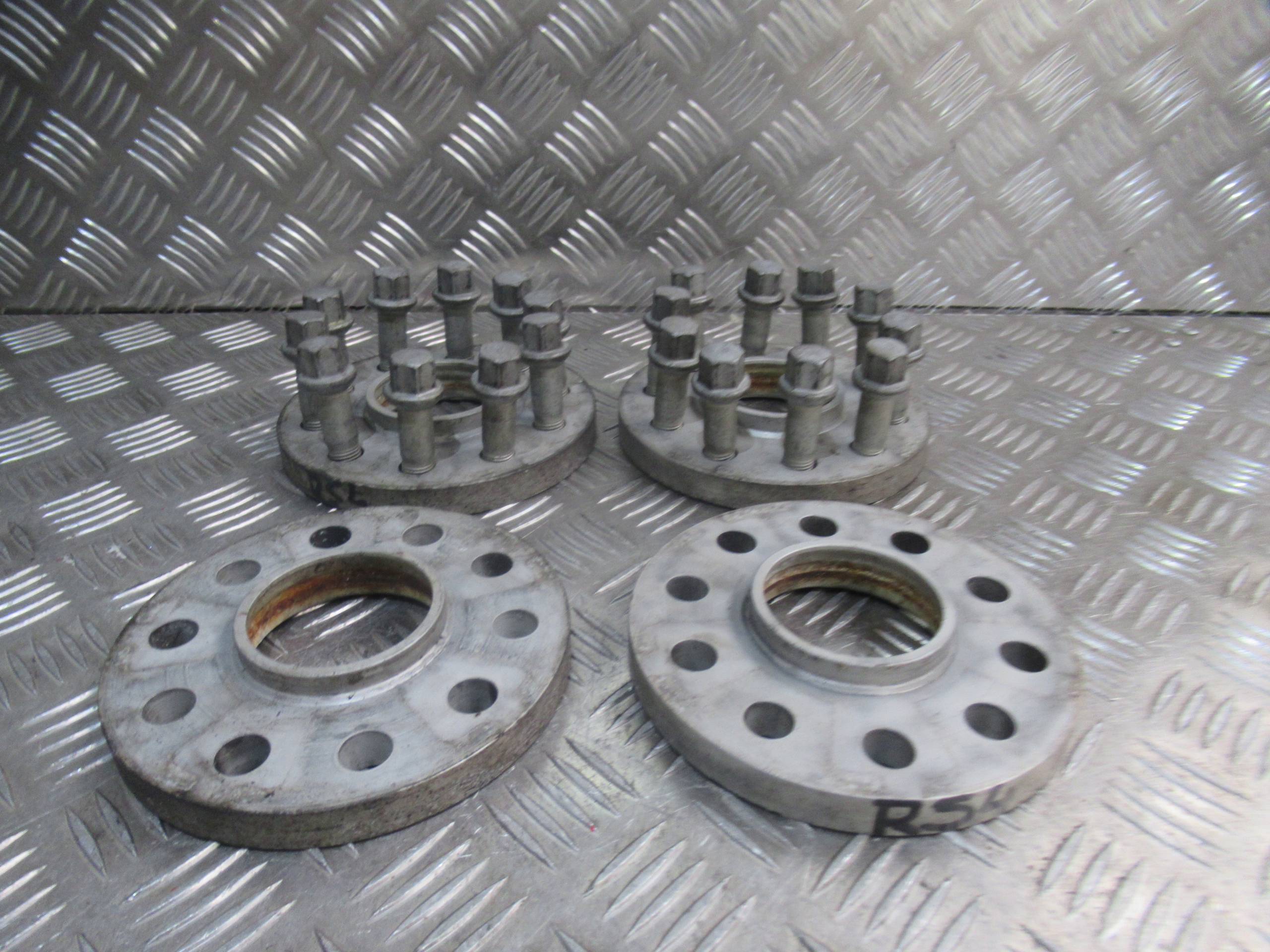 DYSTANSE SRUBY SZPILKI AUDI A4 RS4 B8 A5 RS5 KOMPLET