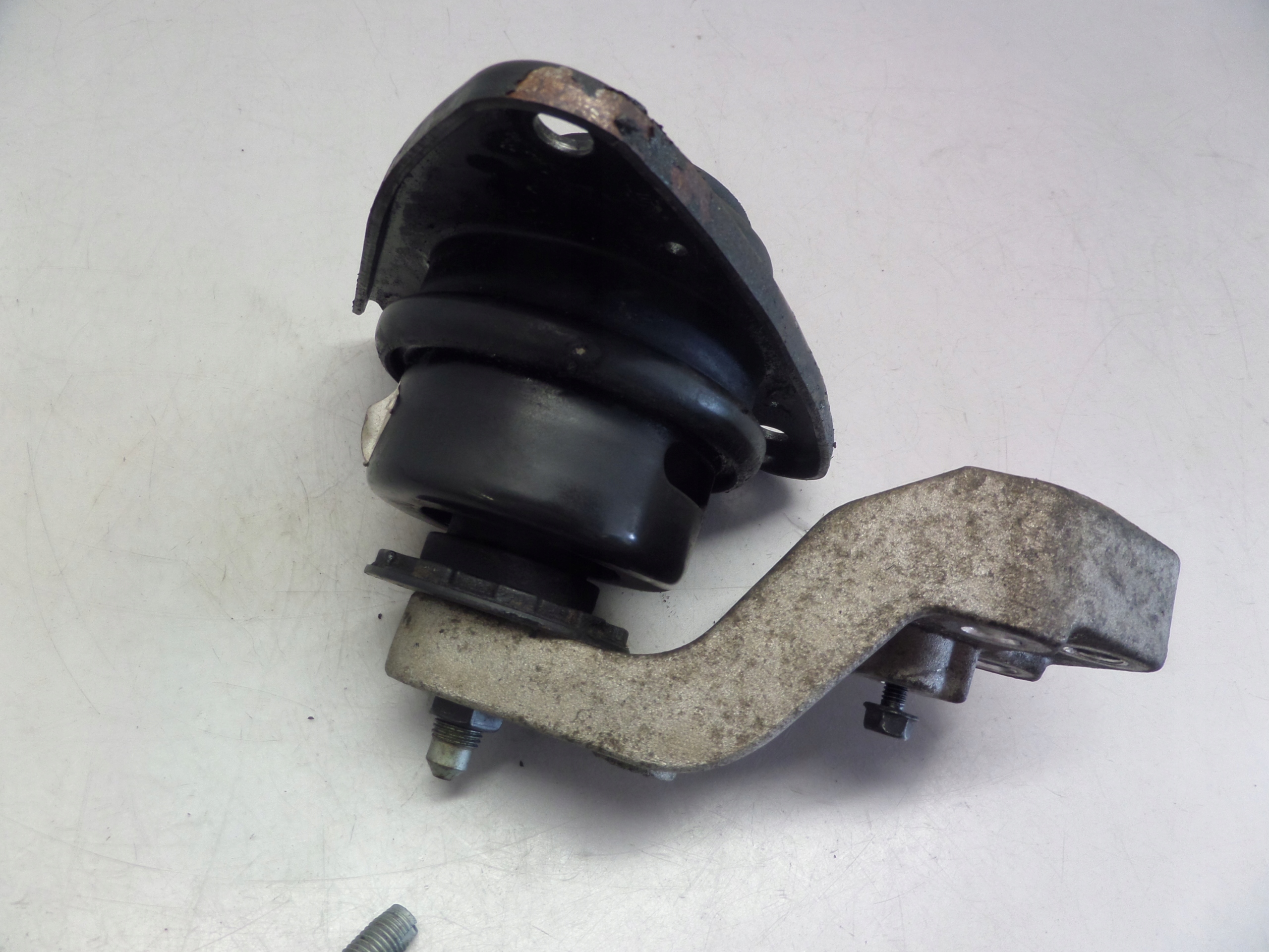 engine mount KIA CEED and HYUNDAI I30 1.6 16V G4FC