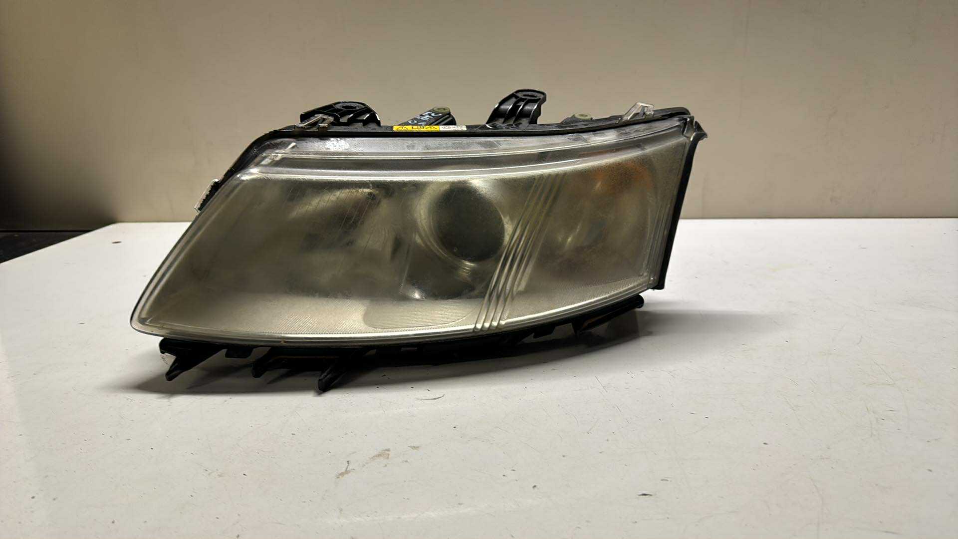 REFLEKTOR left light left front SAAB 93 9-3 XENON PRZEDLIFT 02-07 EUROPA