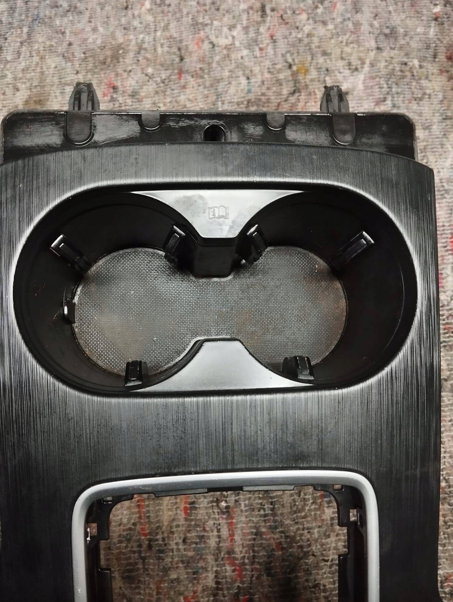 Audi A3 S3 8V тунель середина рамка декор 8V1864261