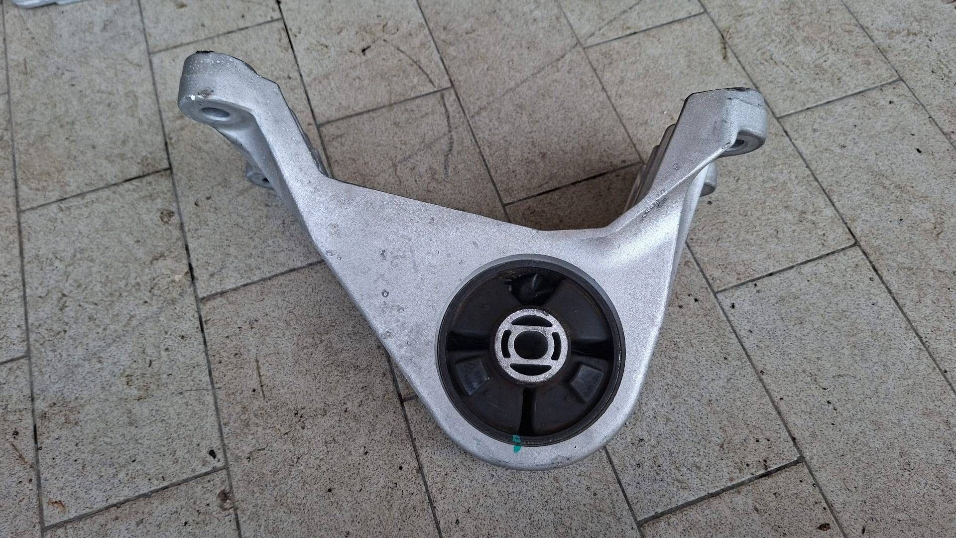 holder engine mount Alpine A390