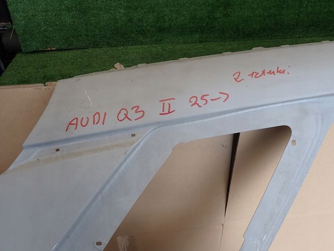 AUDI Q3 II 25- side fender right rear threshold pillar