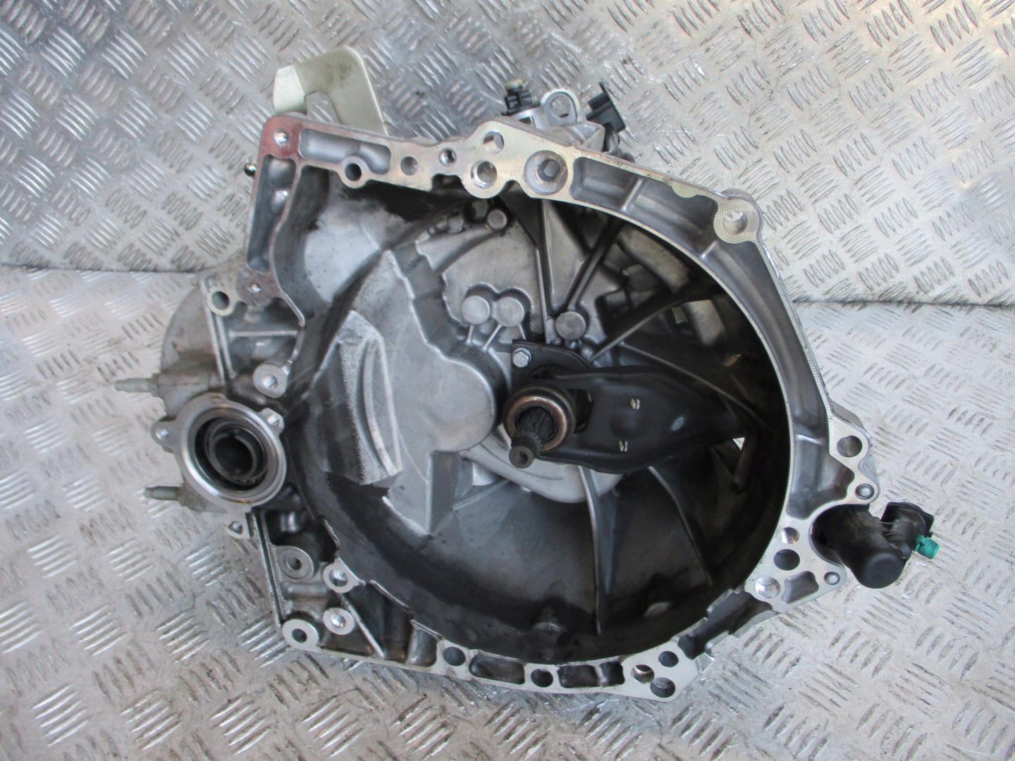 Getriebe PEUGEOT 2008 1,5HDI 20V253 19R