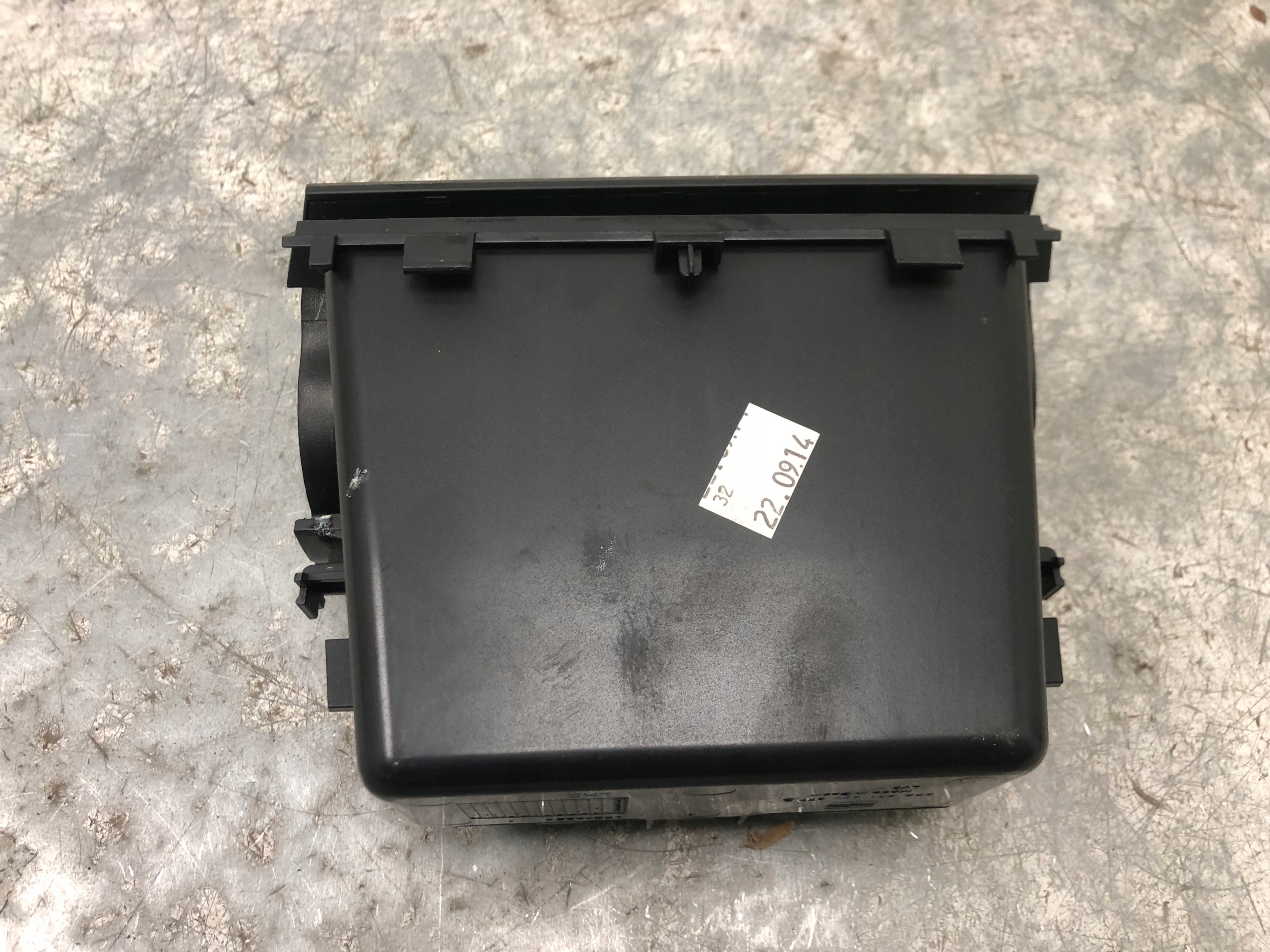 ashtray passenger compartment SEAT LEON III HB 5F1863077B