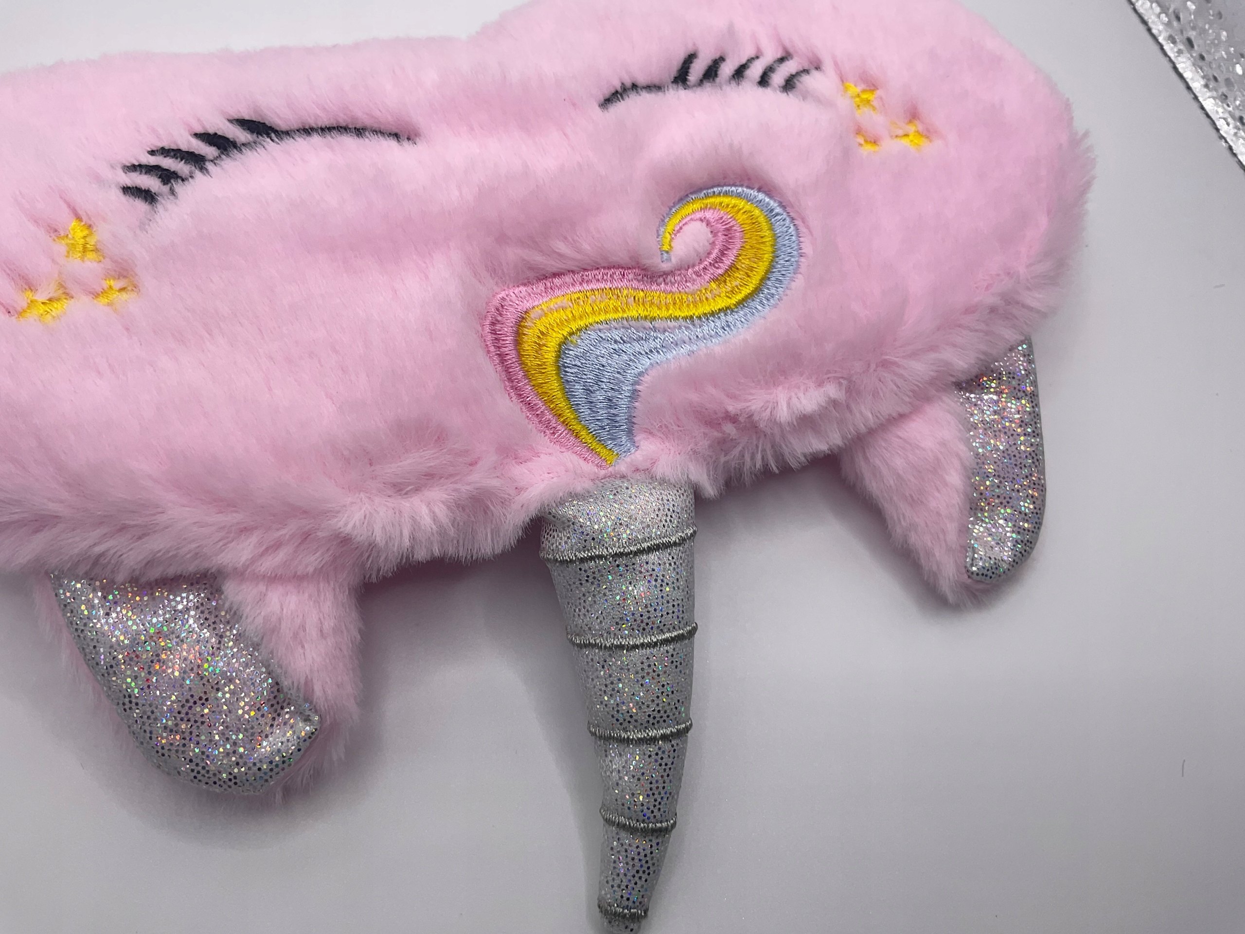 OPASKA NA OCZY MASKA DO SPANIA SNU RELAKSU JEDNOROŻEC RÓŻOWY PLUSZOWY Płeć uniseks