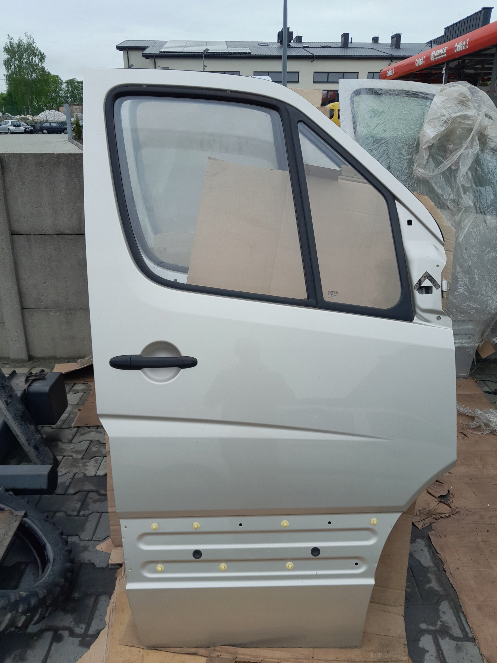 SPRINTER W 906 CRAFTER DRZWI PRAWY PRZÓD ZŁOTE