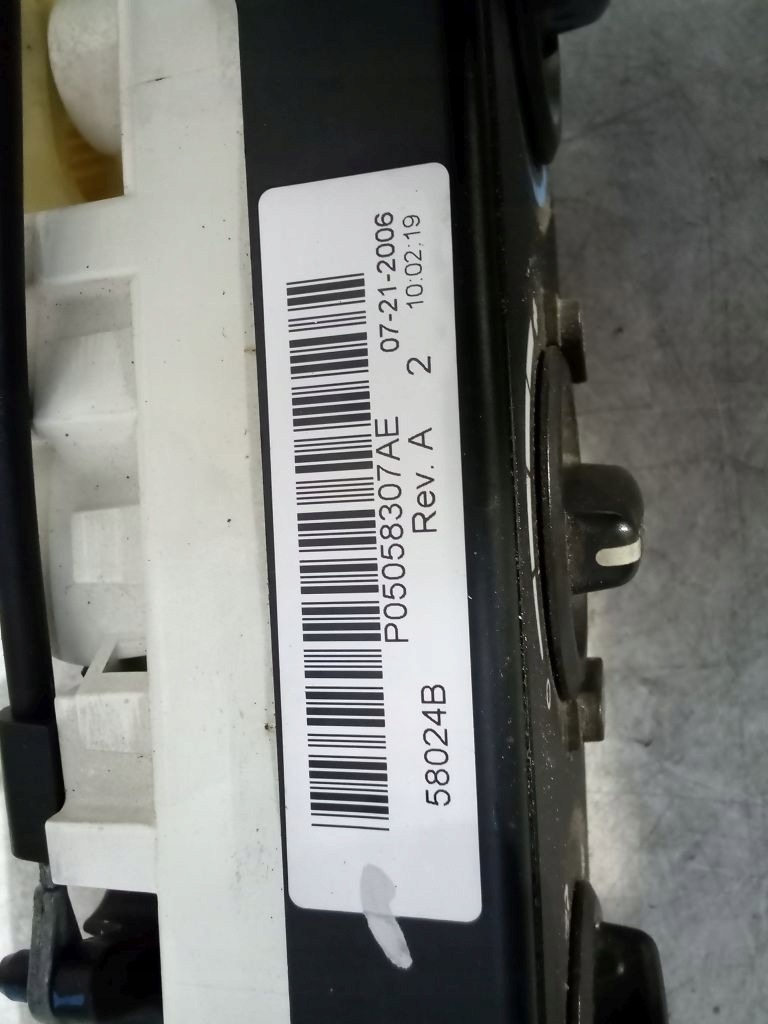 Dodge Caliber control panel air conditioning devices P05058307AE