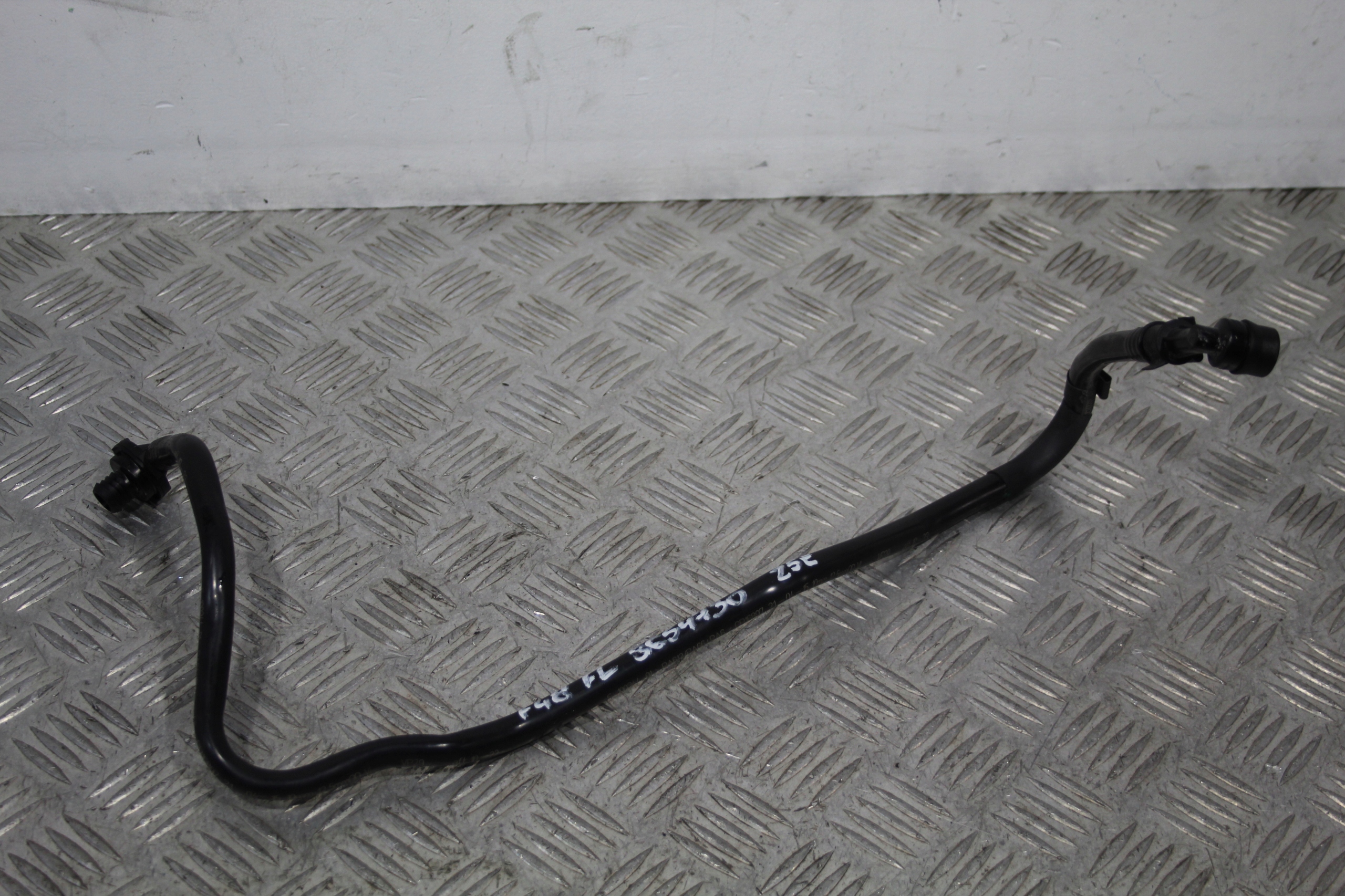 8654730 - Вакуумный серво шланг BMW X1 F48 LIFT XE 25E