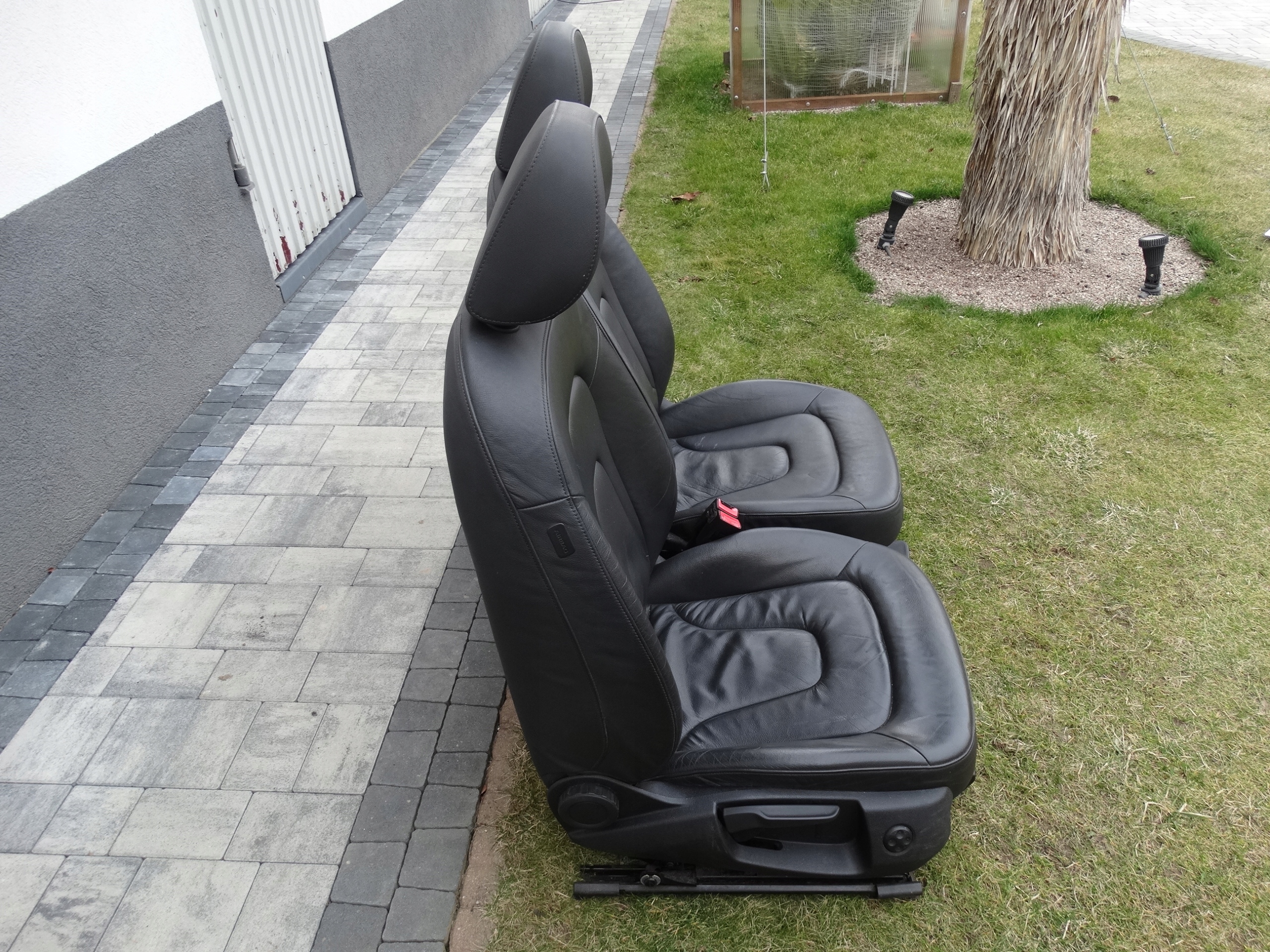 AUDI A4 B8 sedan 08-15 seats black leather GRZANE armrest