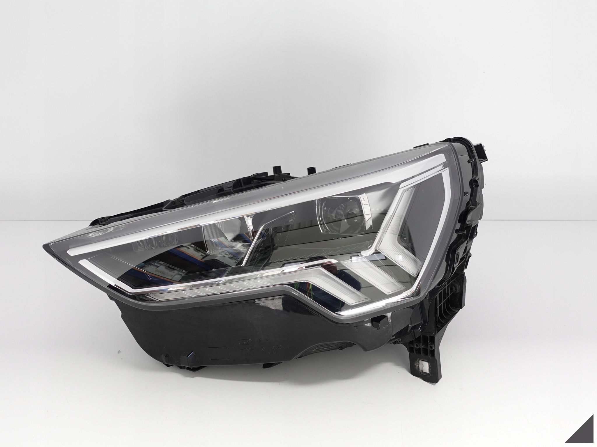 AUDI Q3 II 2 F3 83A 18- light FULL LED L B.LADNA