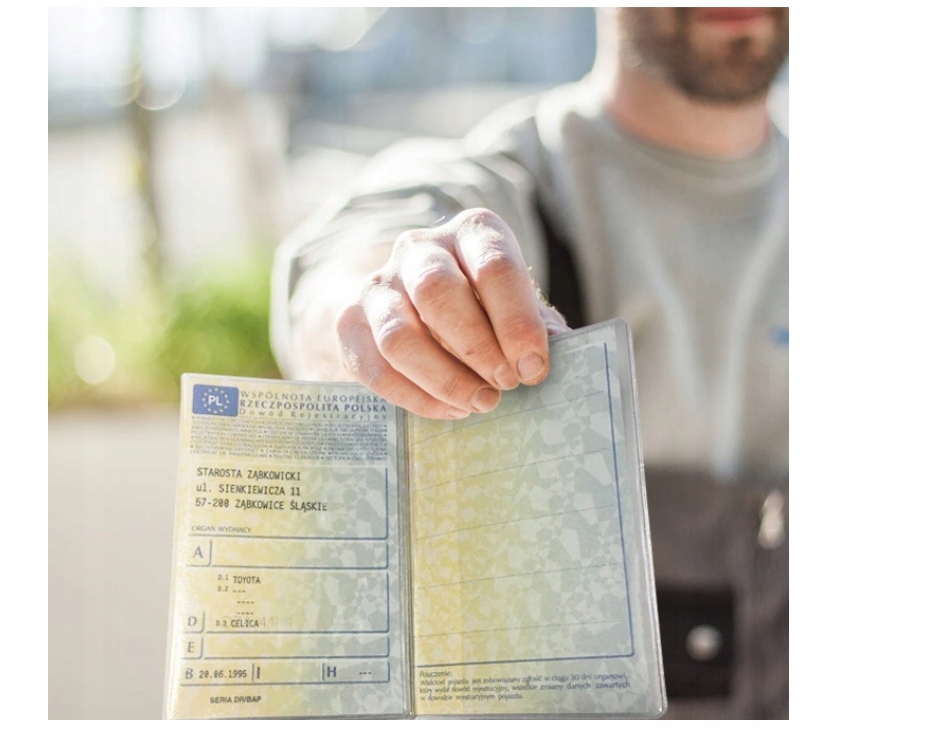 OKŁADKA ETUI NA DOWÓD REJESTRACYJNY PRZEZROCZYSTA FOLIA NA DOKUMENTY Marka DBautomotive