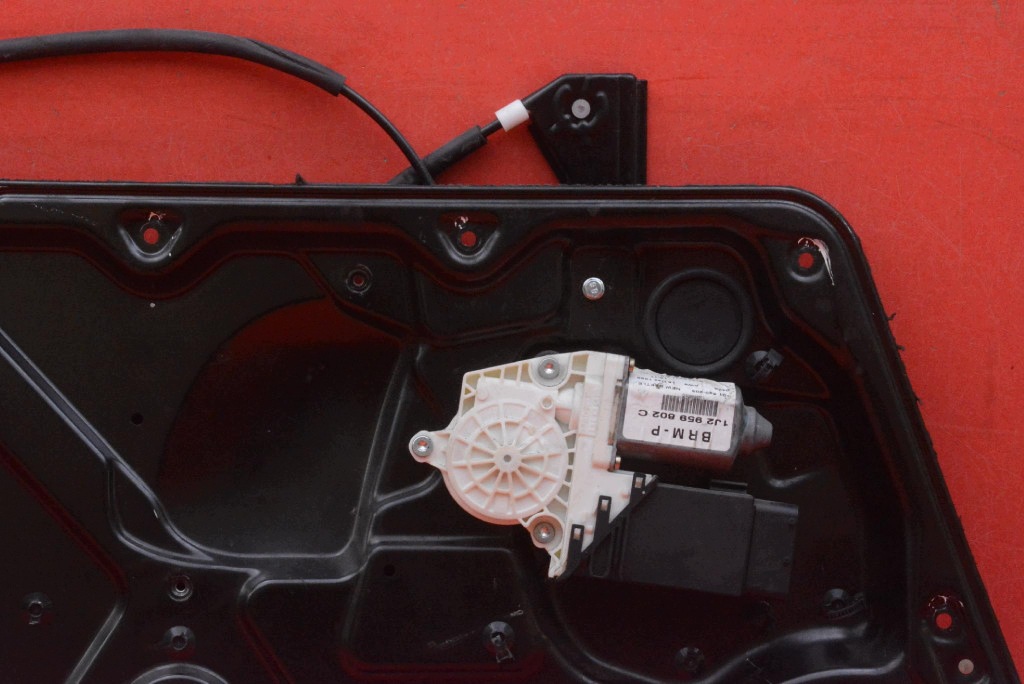 window regulator left front EU 1C0837755LL VW NEW BEETLE 98-05