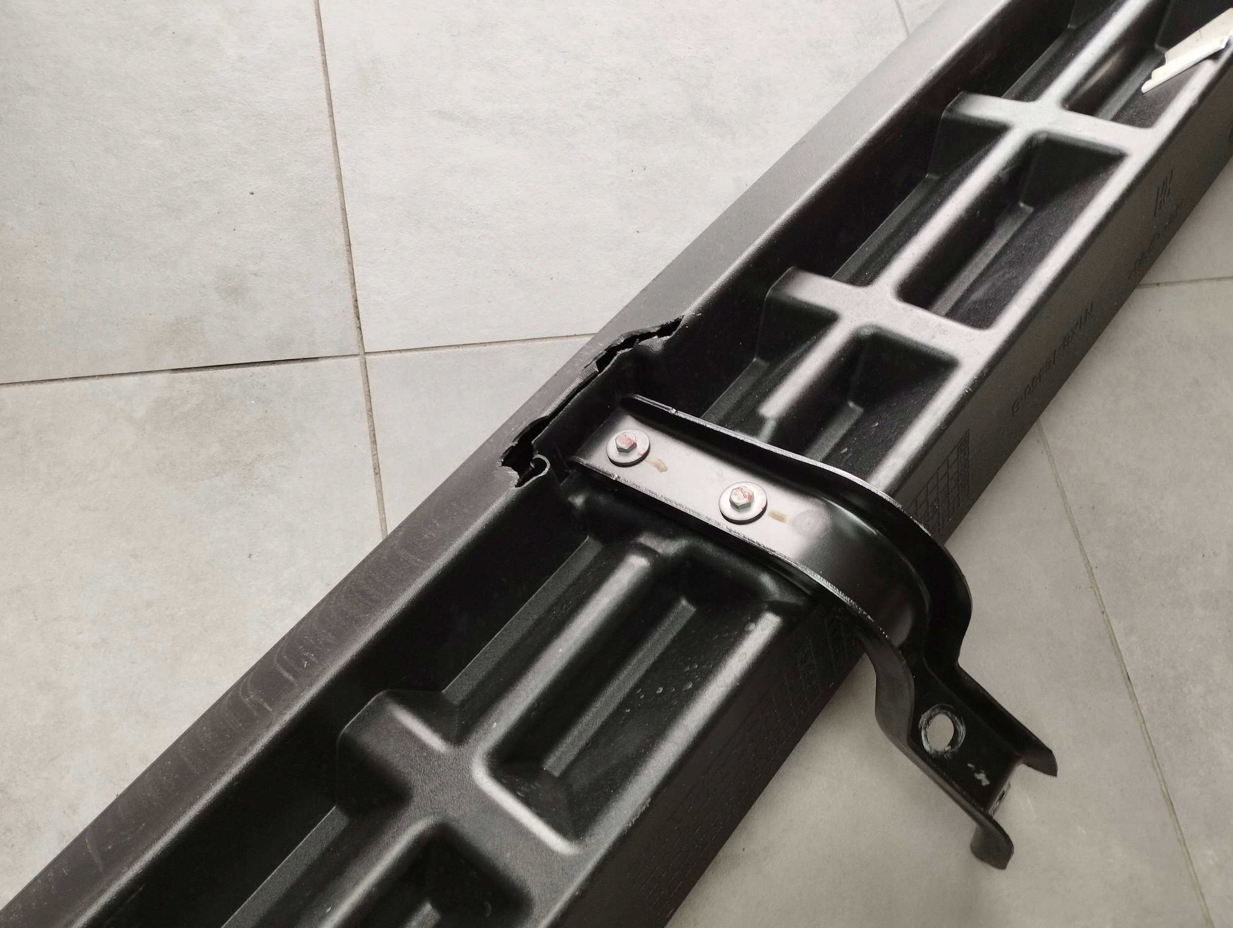 Volkswagen Amarok II 2023 moulding threshold