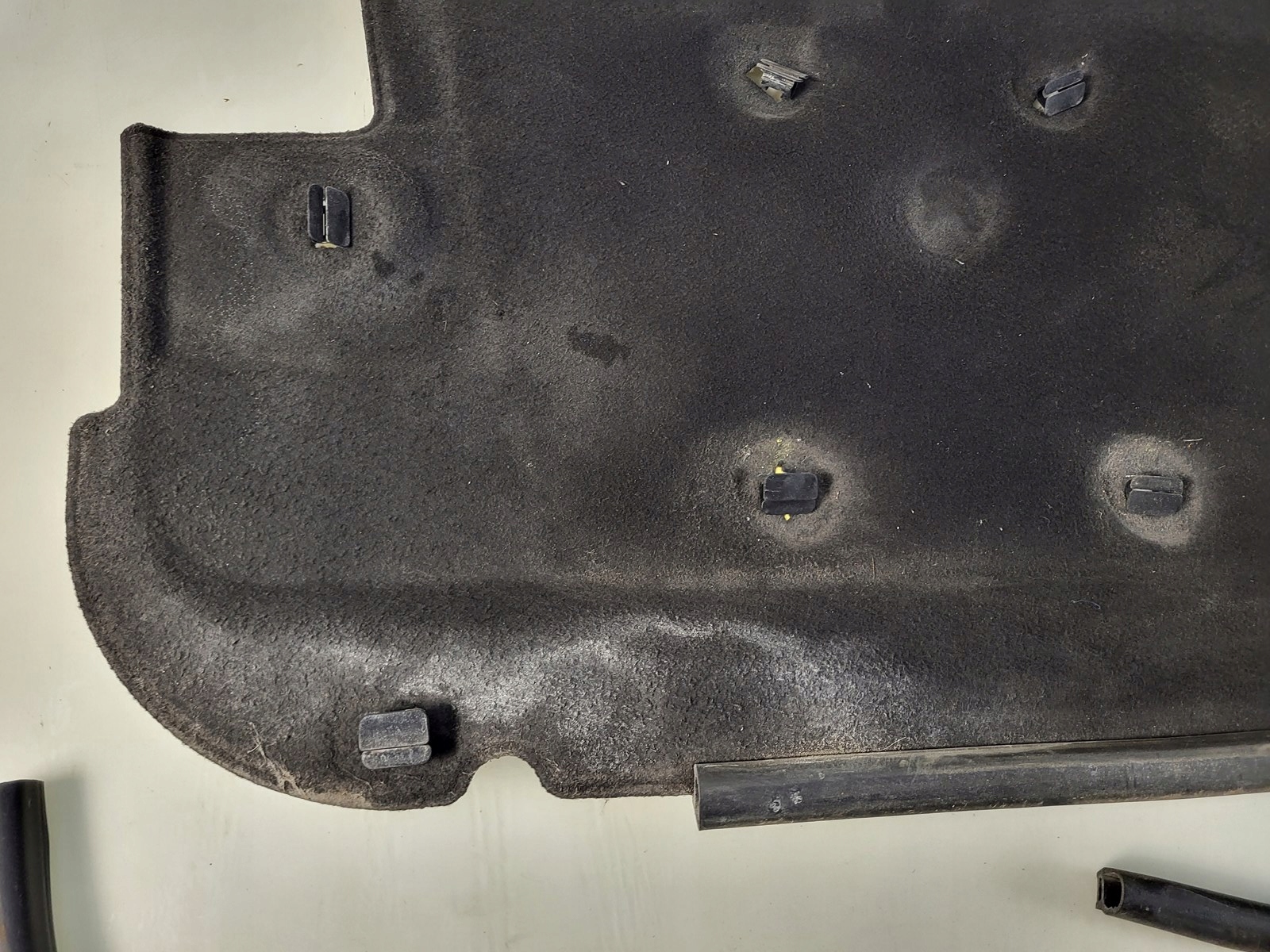 Insonorisation du capot podbitka spinki Joint Range Rover EVOQUE L538 LIFT