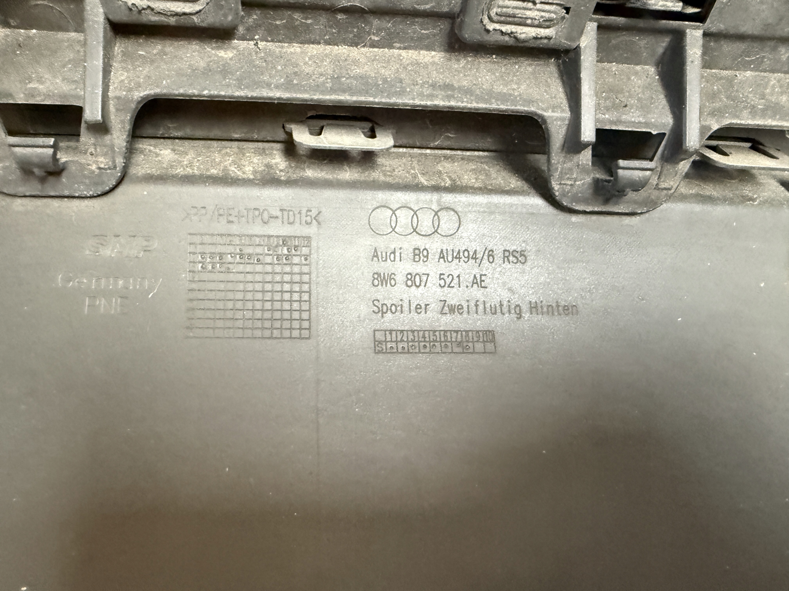 AUDI RS5 8W branik stražnji dio
