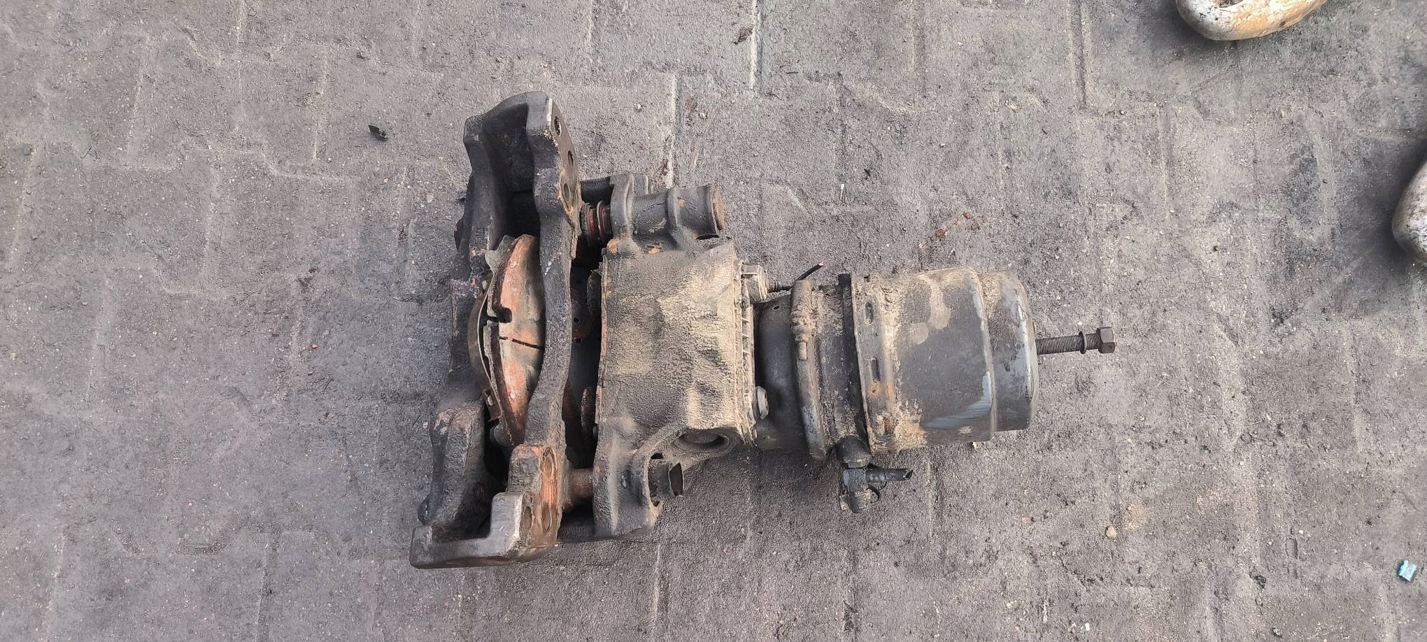 caliper brake rear part right Z012009 DAF XF105 410