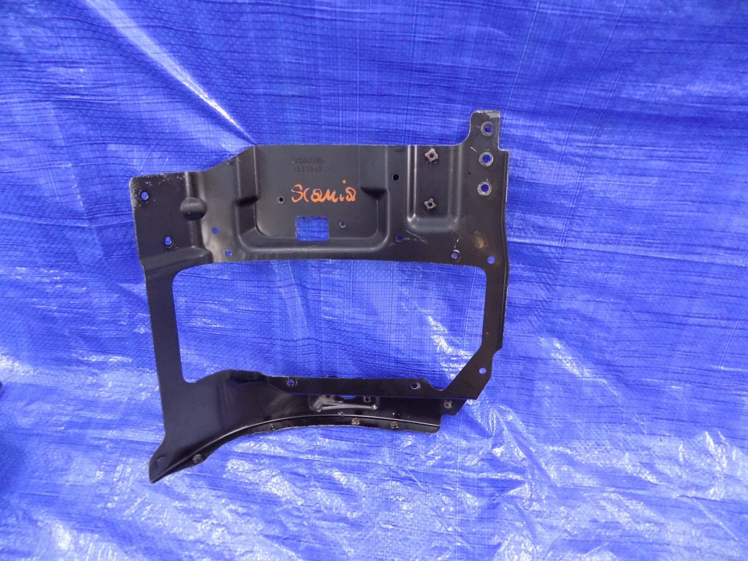 OKULAR WSPORNIK REFLEKTORA PRAWY SCANIA P380 11R