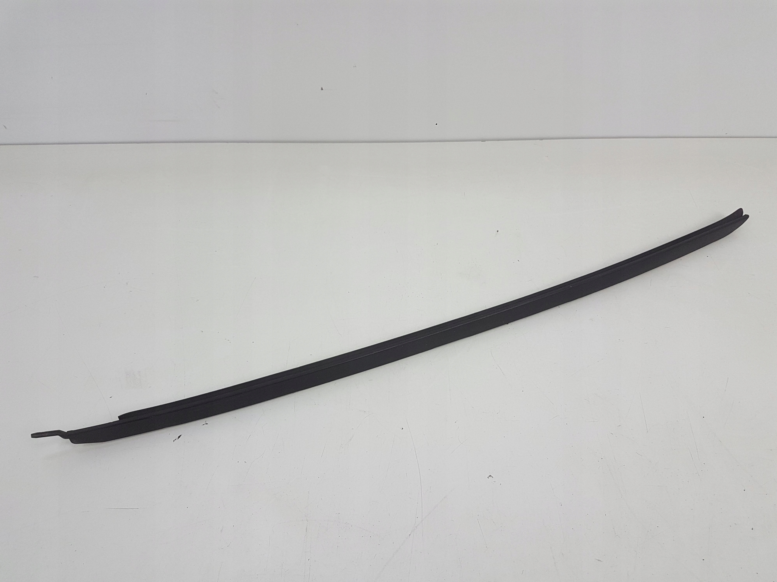 BMW X6 F16 moulding windows front left 7462217
